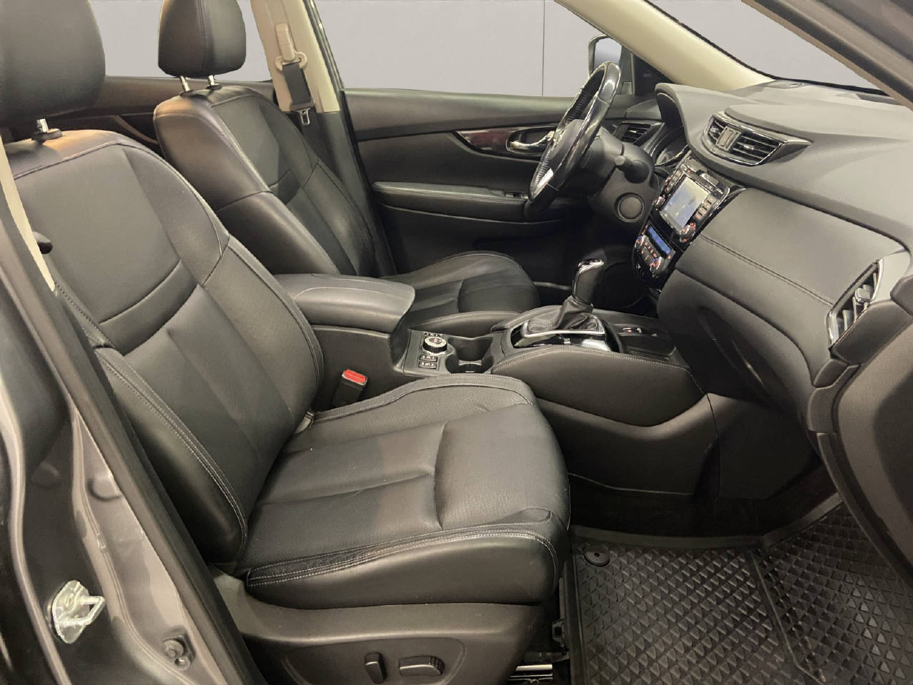 NISSAN X-Trail 2.0 dCi Tekna 4x4-image-11