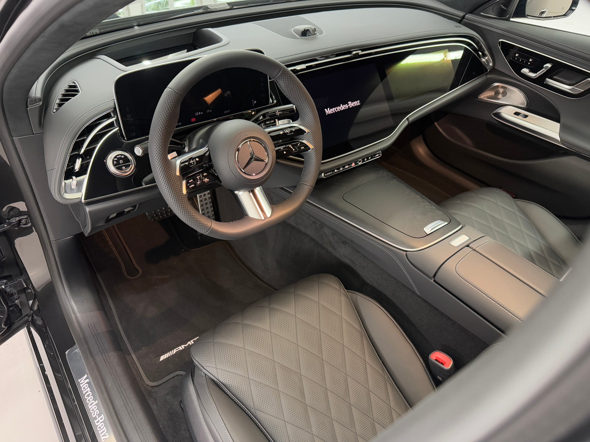MERCEDES-BENZ E 450 4MATIC Limousine-image-6