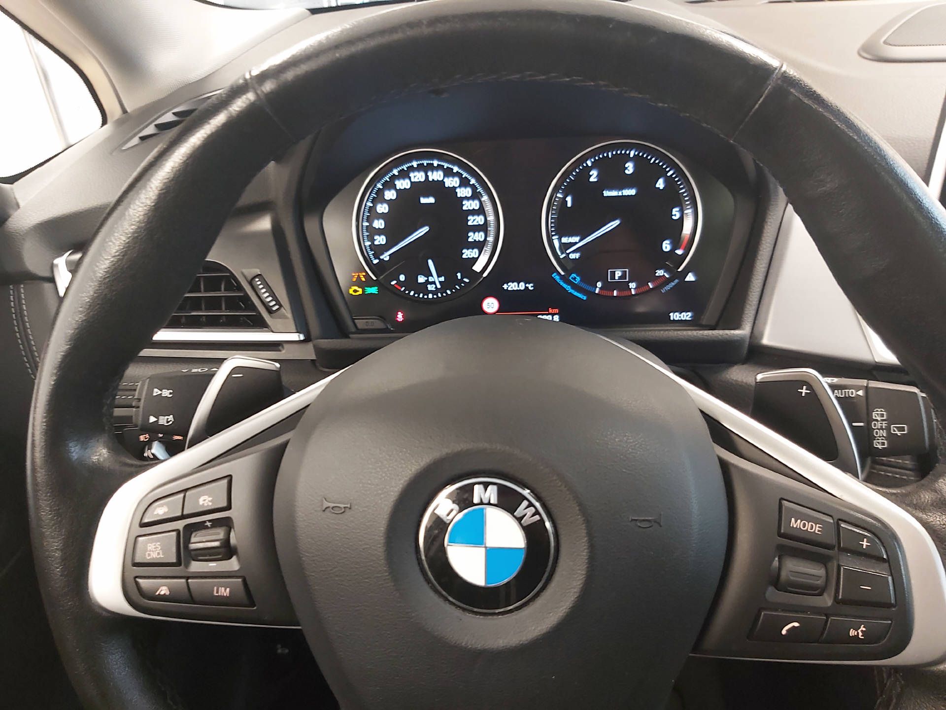 BMW 218d xDrive Active Tourer-image-9