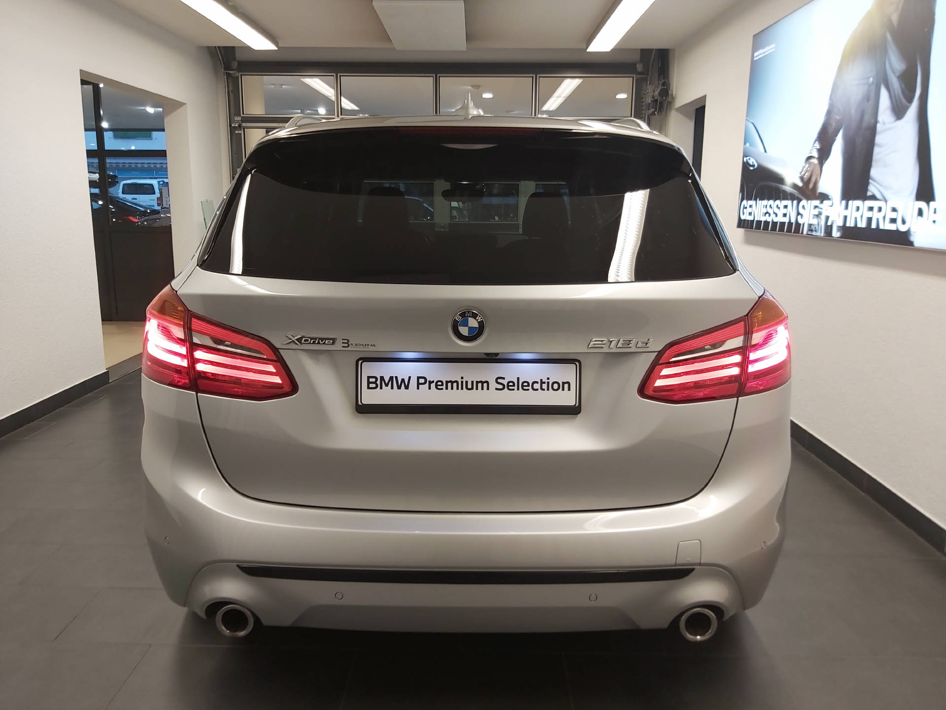 BMW 218d xDrive Active Tourer-image-5