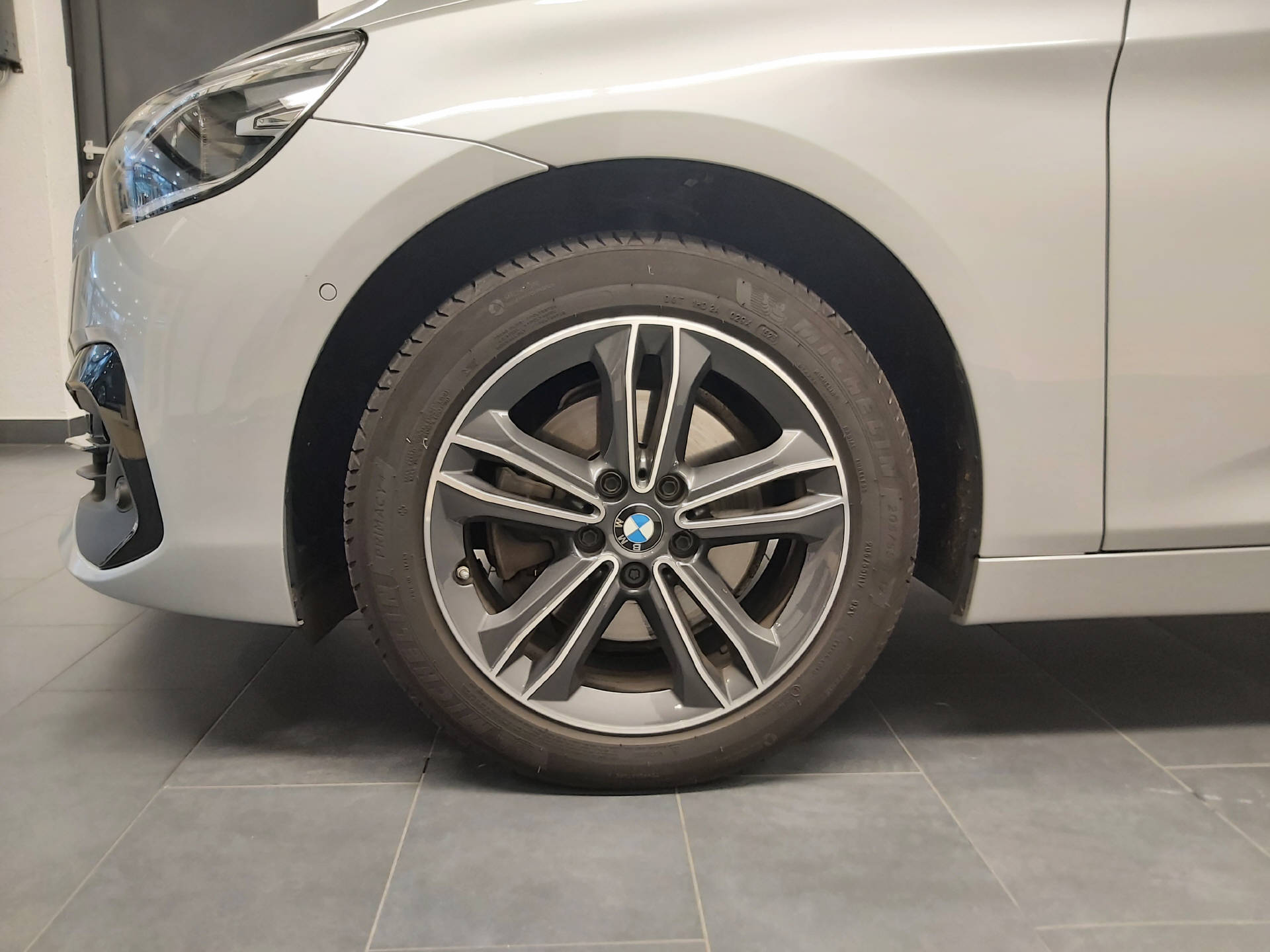 BMW 218d xDrive Active Tourer-image-2