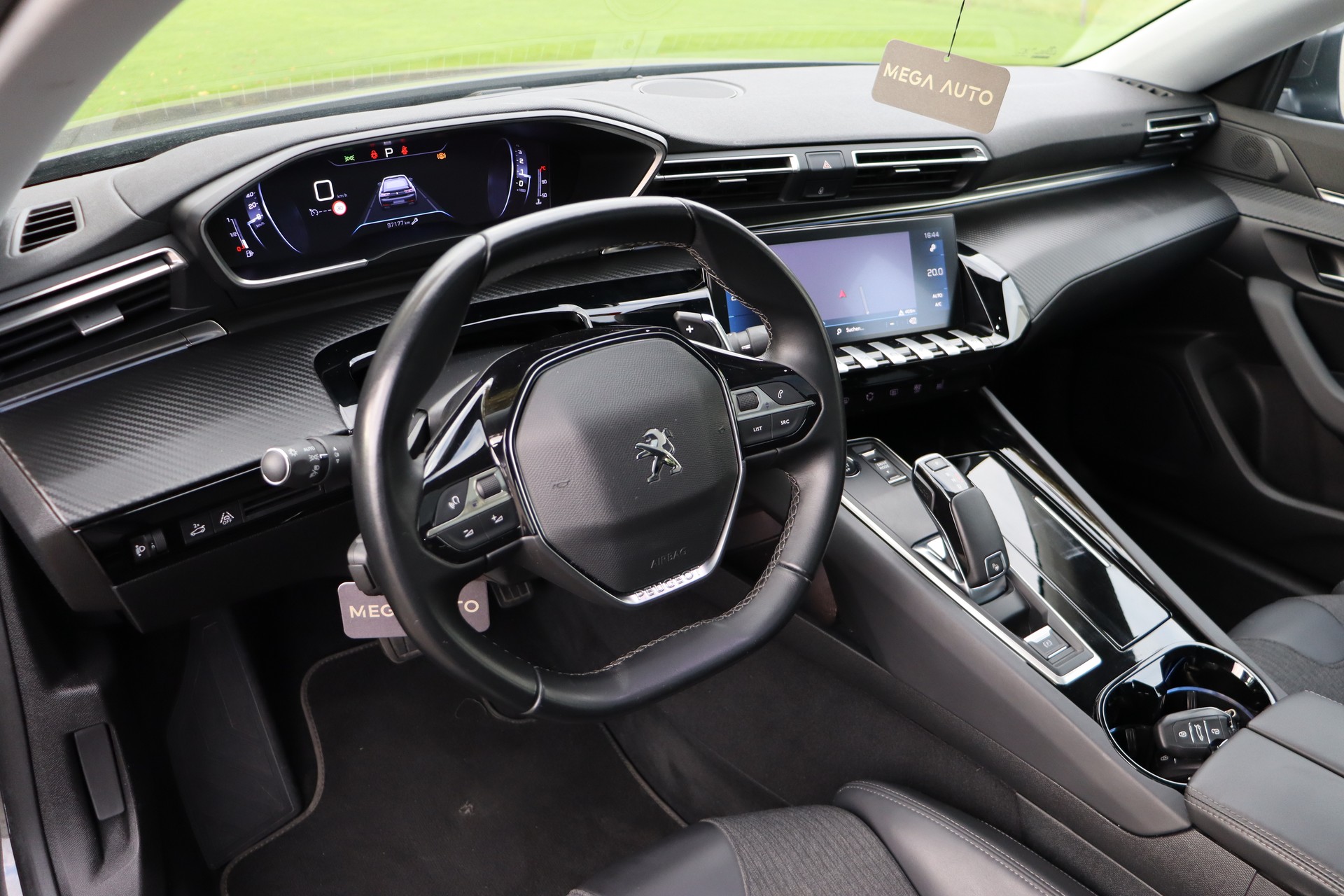 PEUGEOT 508 1.6 PureTech Allure EAT8-image-8