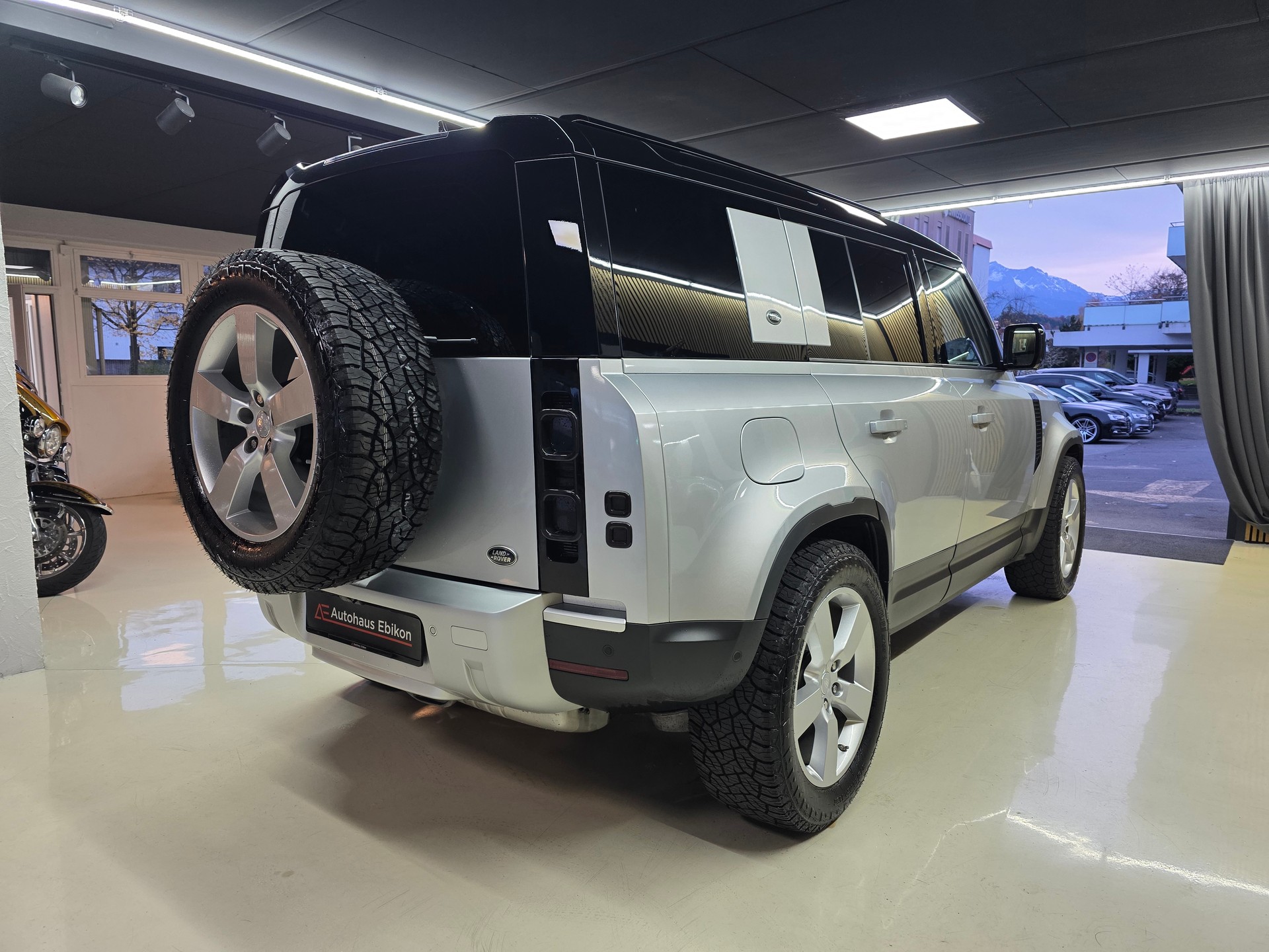 LAND ROVER Defender 110 D240 SD4 First Edition AT8-image-8