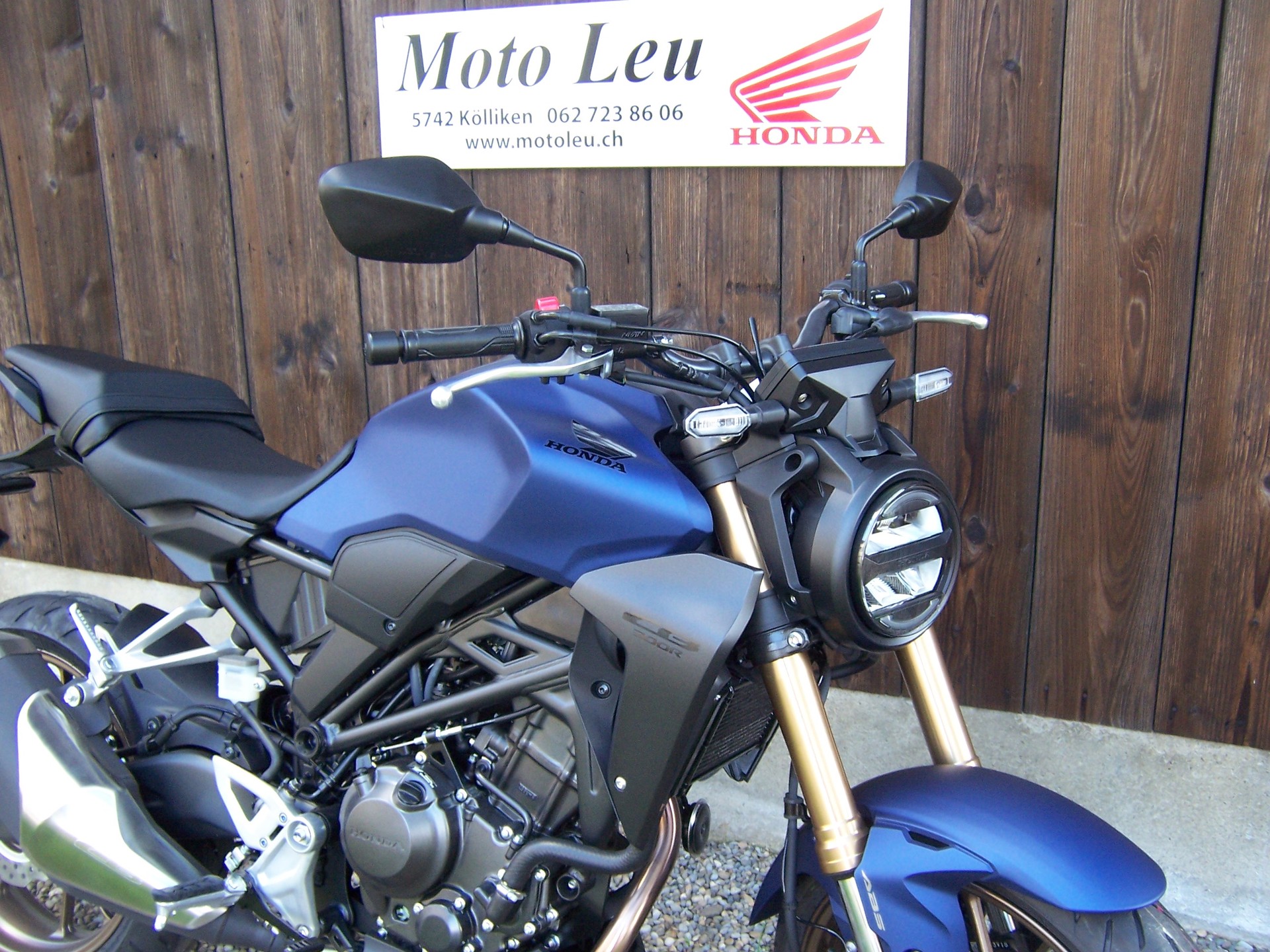 HONDA CB 300 R-image-11