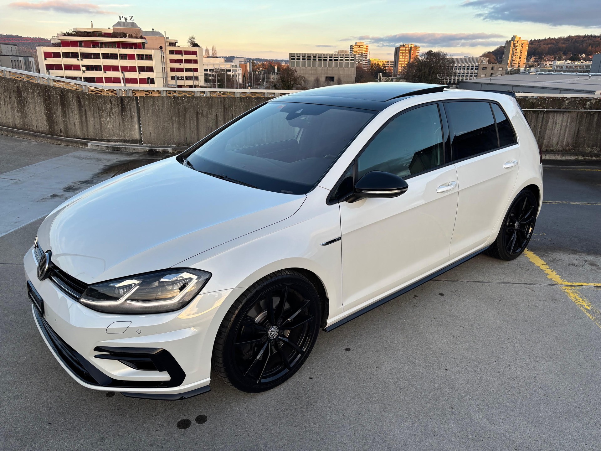VW Golf 2.0 TSI R 4Motion DSG-image-5