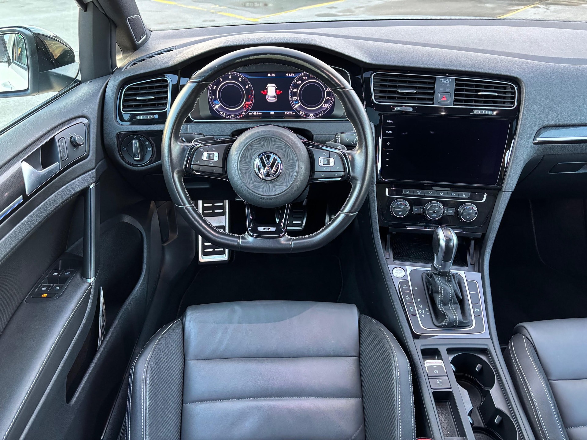 VW Golf 2.0 TSI R 4Motion DSG-image-11