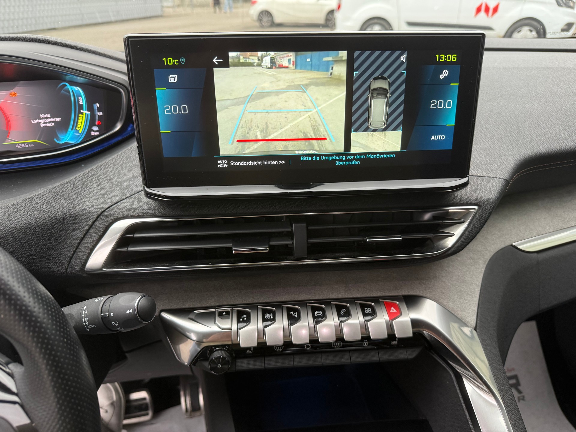 PEUGEOT 3008 225e Hybrid2 GT EAT8-image-10