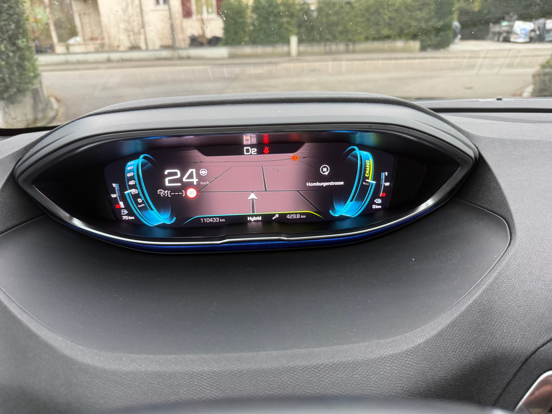 PEUGEOT 3008 225e Hybrid2 GT EAT8-image-11