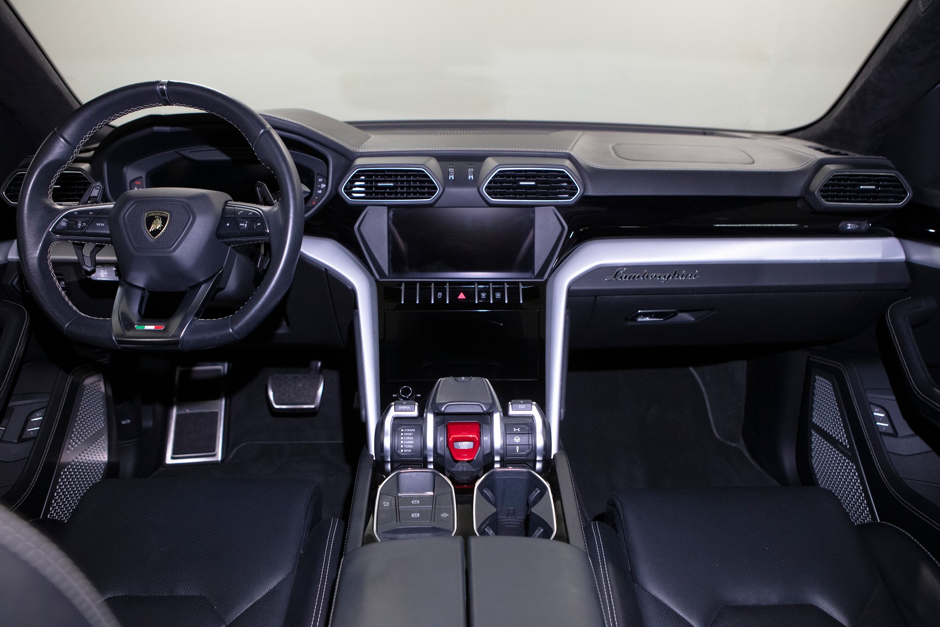 LAMBORGHINI Urus E-Gear-image-6