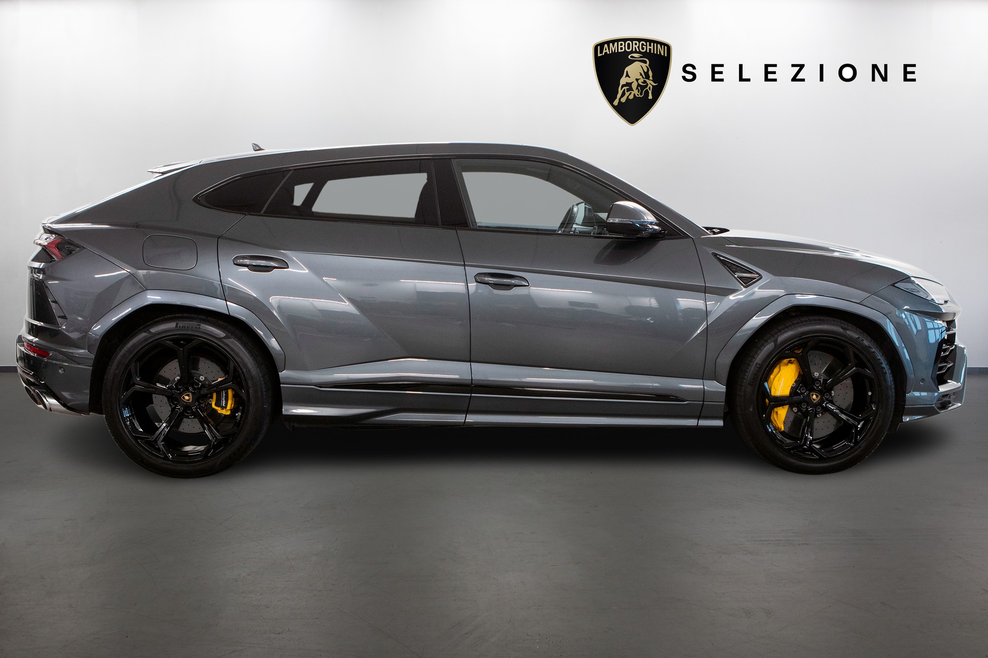 LAMBORGHINI Urus E-Gear-image-1