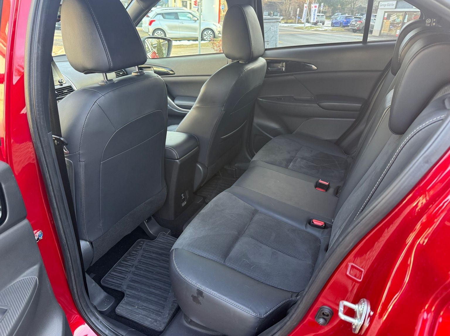 MITSUBISHI Eclipse Cross 2.4 PHEV Invite 4x4-image-6