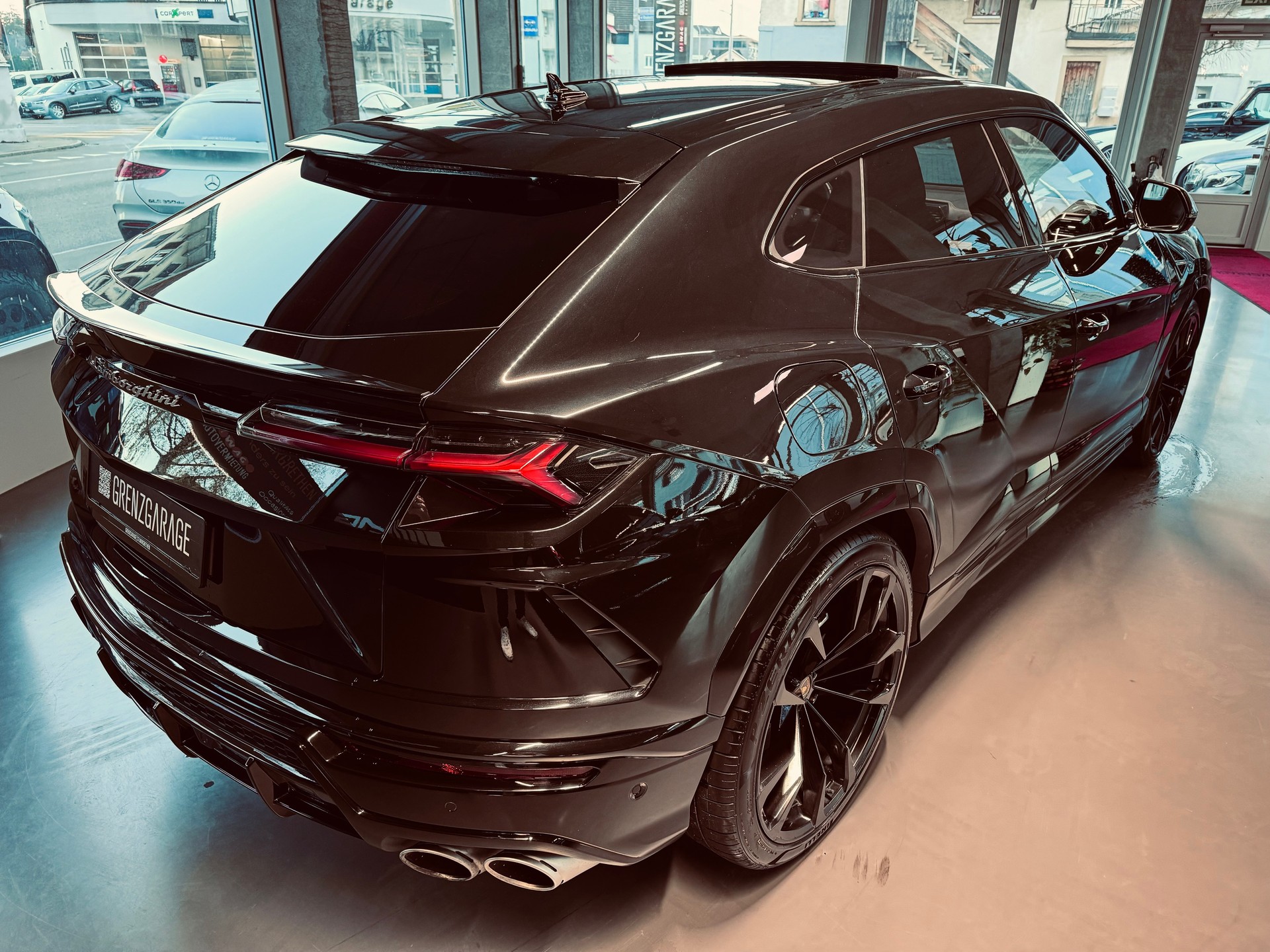 LAMBORGHINI Urus E-Gear-image-7