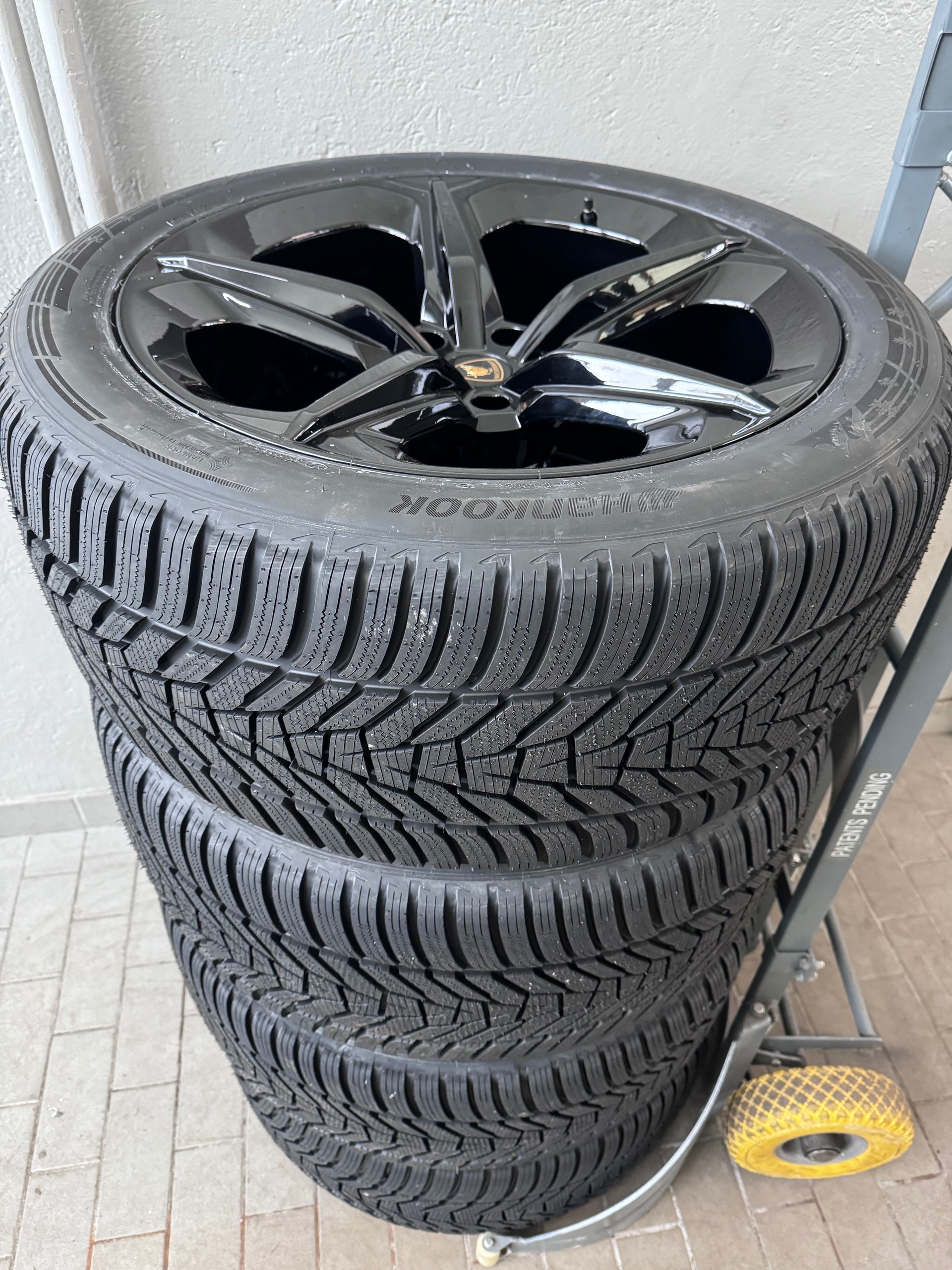 LAMBORGHINI Urus E-Gear-image-13