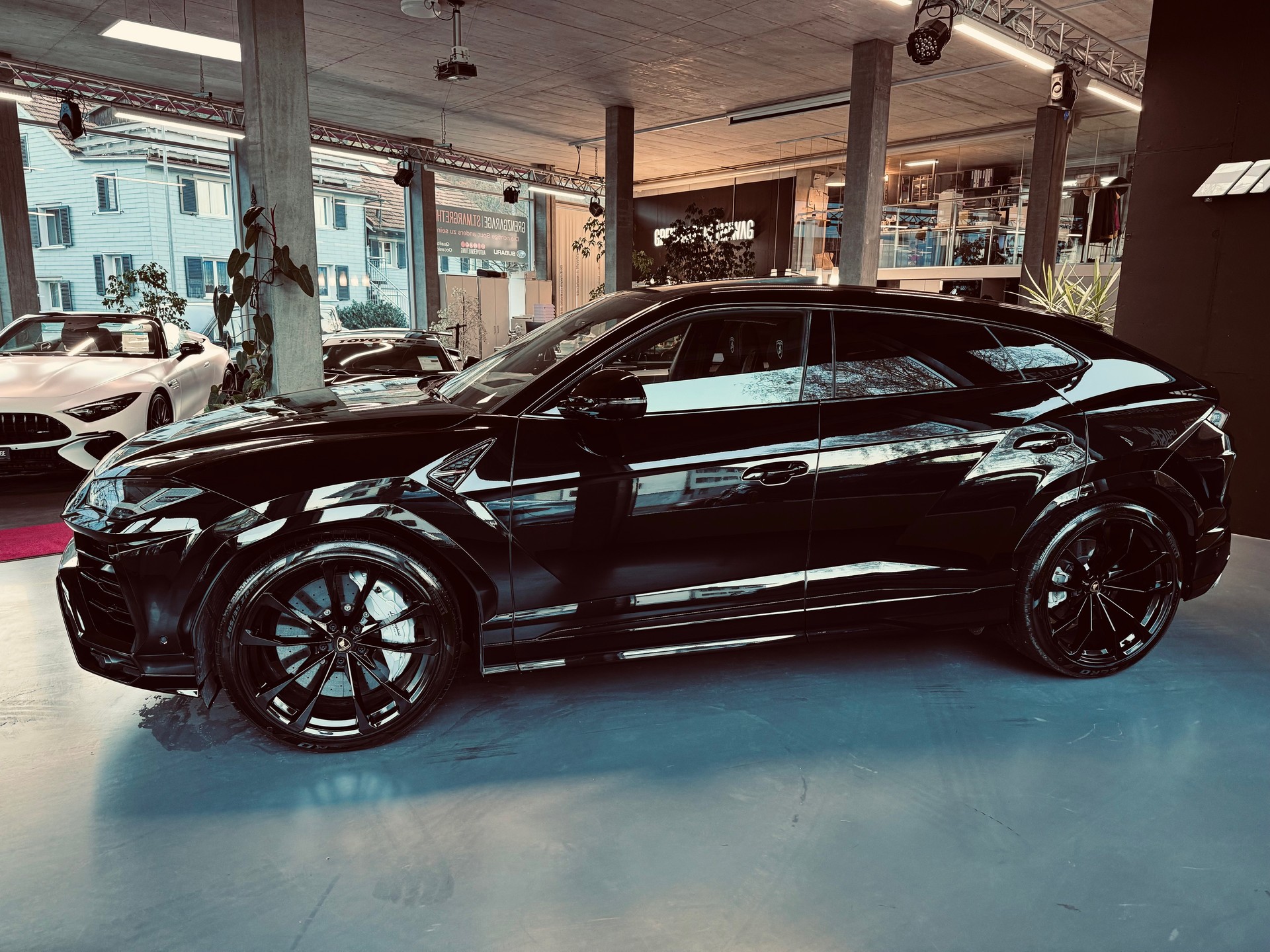 LAMBORGHINI Urus E-Gear-image-3