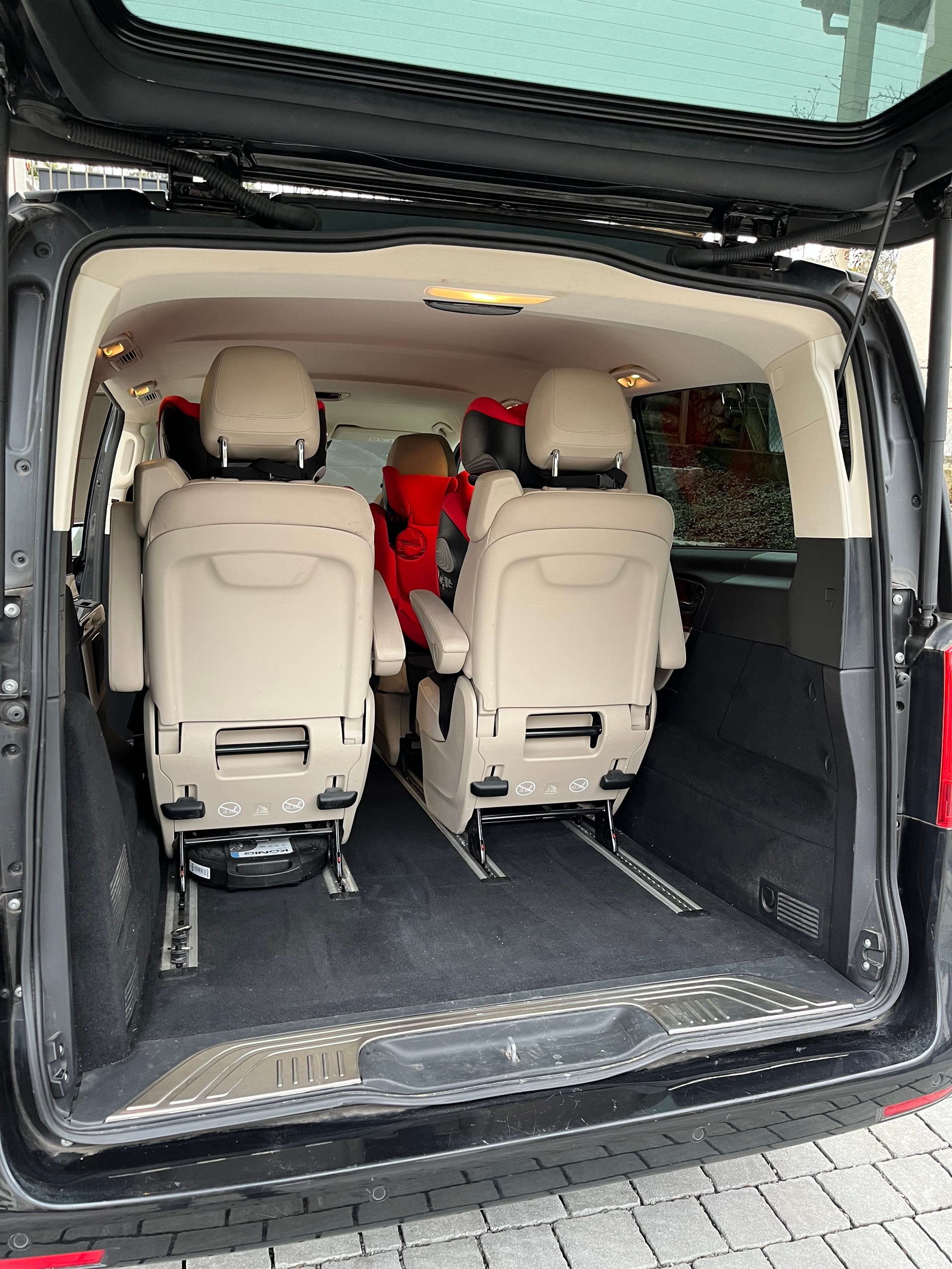 MERCEDES-BENZ EQV 300 Avantgarde lang-image-3