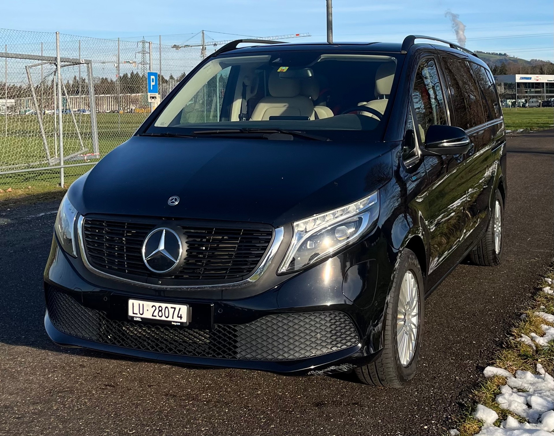 MERCEDES-BENZ EQV 300 Avantgarde lang-image-1