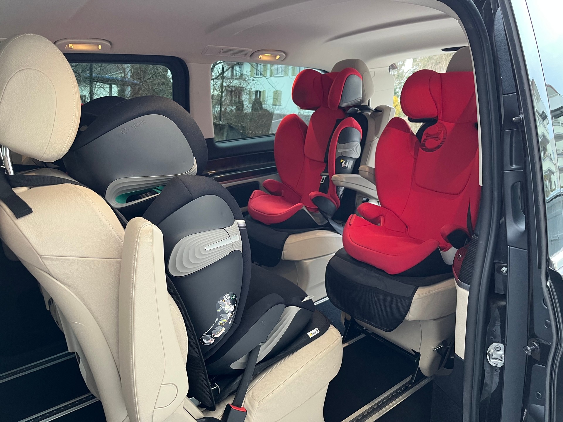 MERCEDES-BENZ EQV 300 Avantgarde lang-image-4