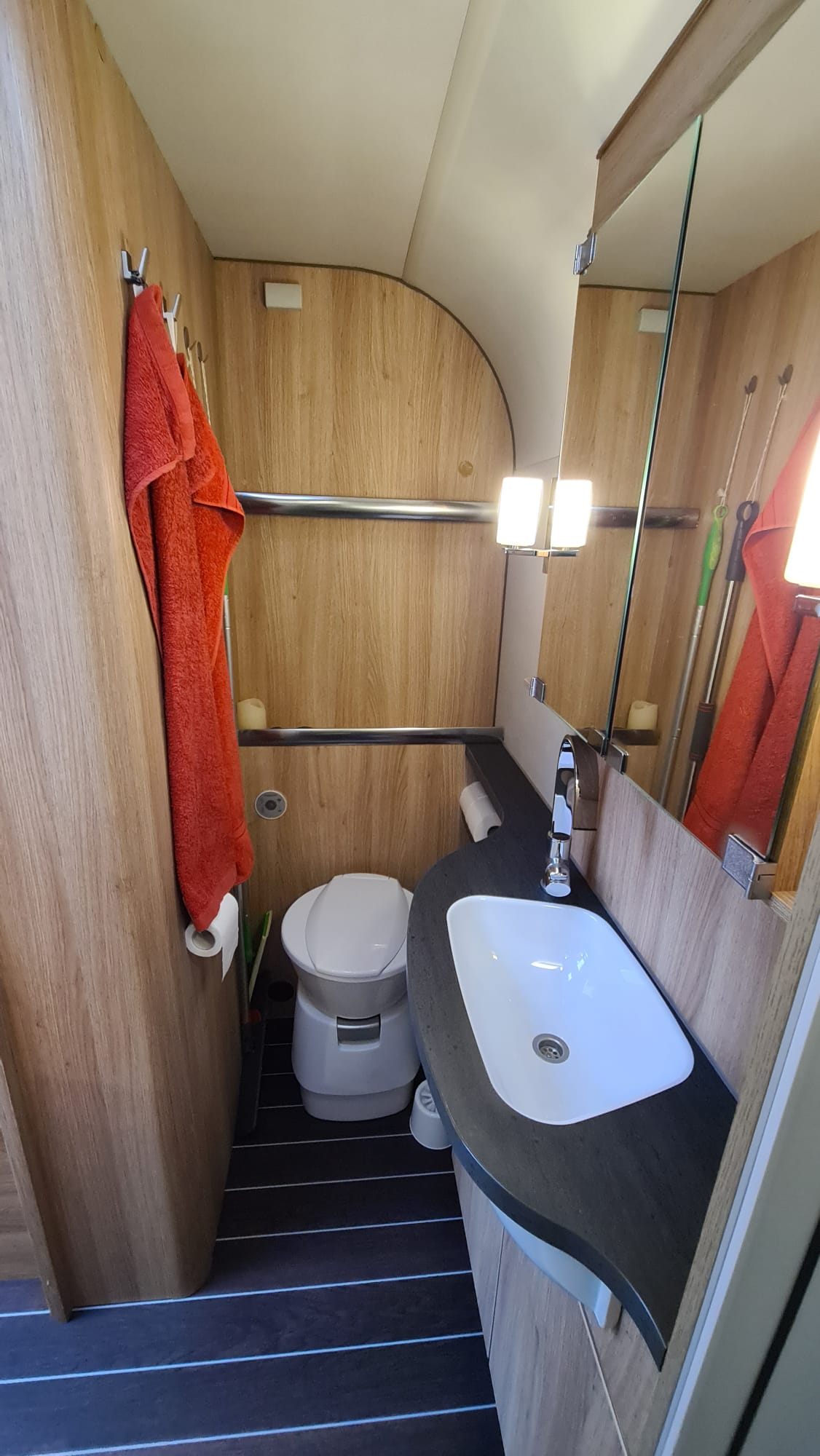 KNAUS Sky Platinum TI 700 MEG Selection-image-5
