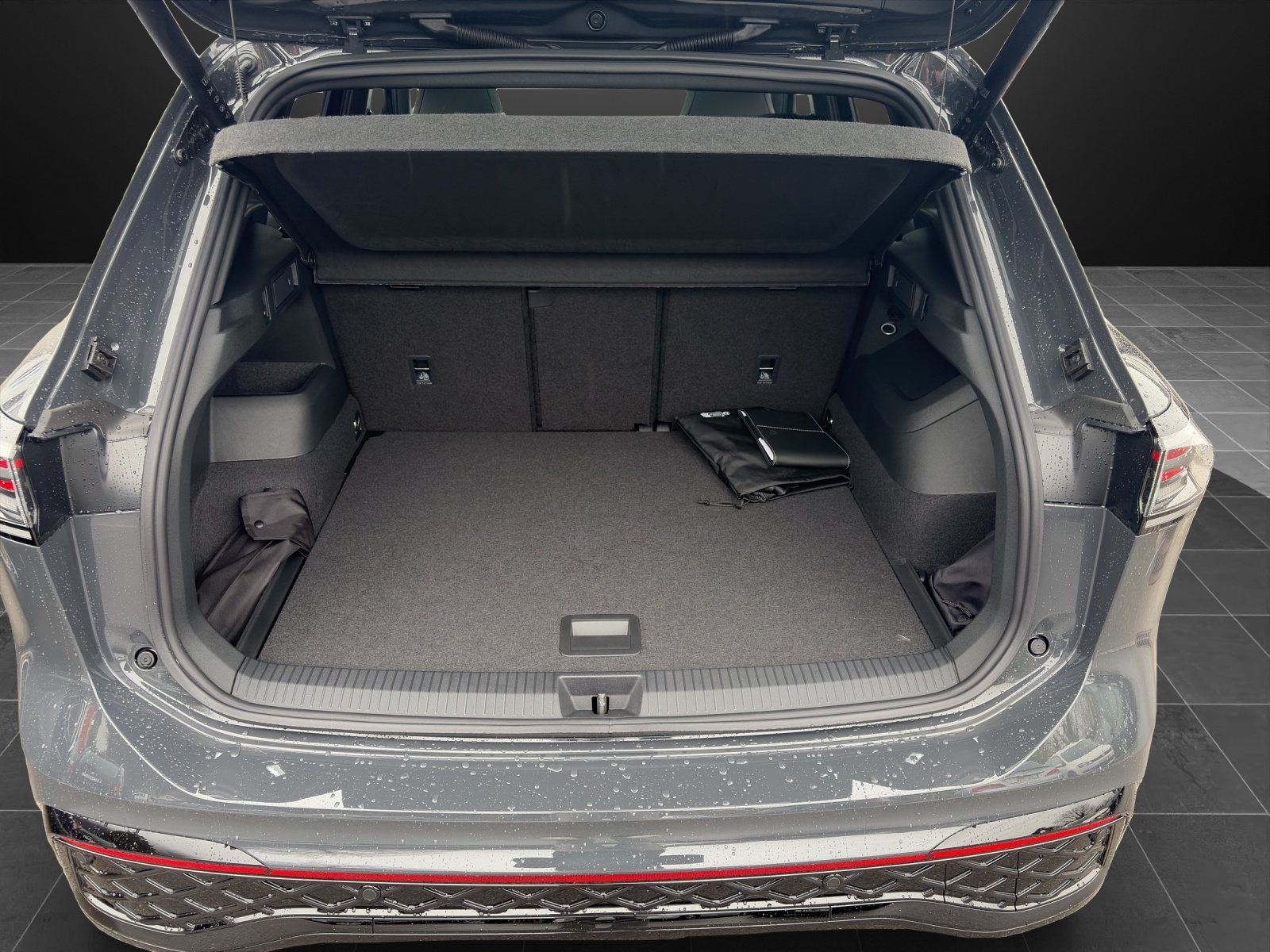 VW Tiguan 2.0 TDI SCR R-Line 4Motion DSG-image-12