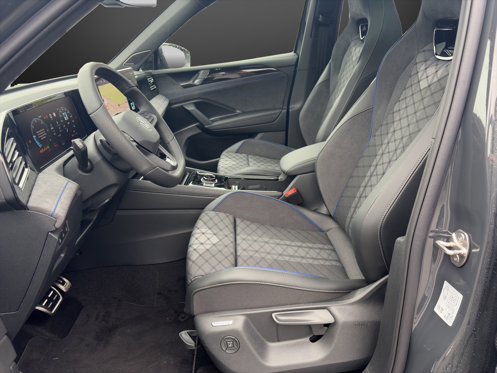 VW Tiguan 2.0 TDI SCR R-Line 4Motion DSG-image-7