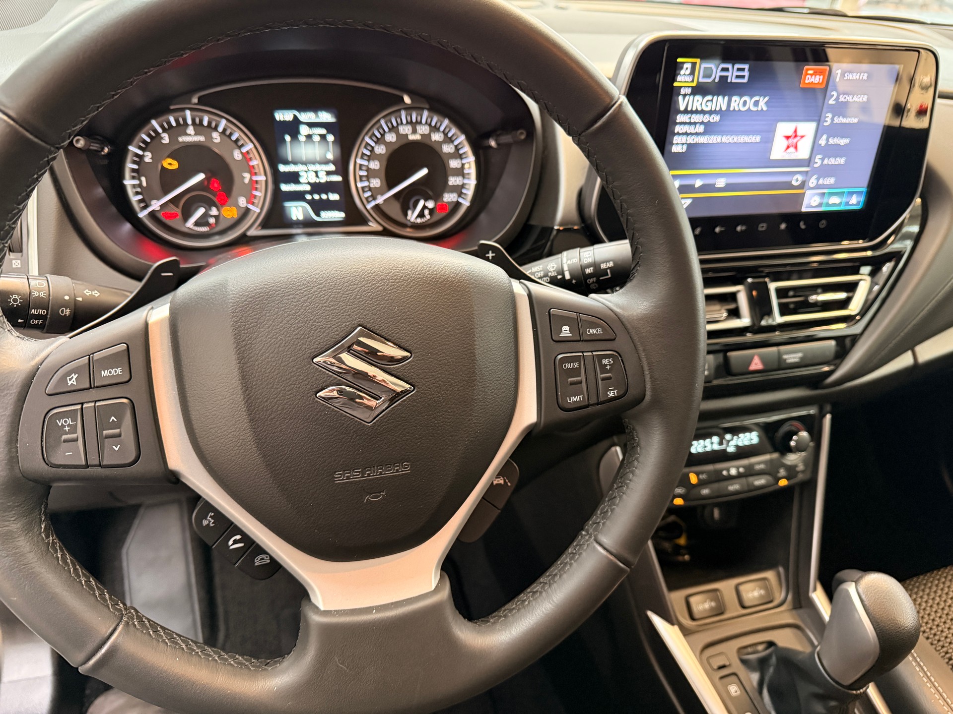 SUZUKI S-Cross 1.4 Compact Top Hybrid-image-12
