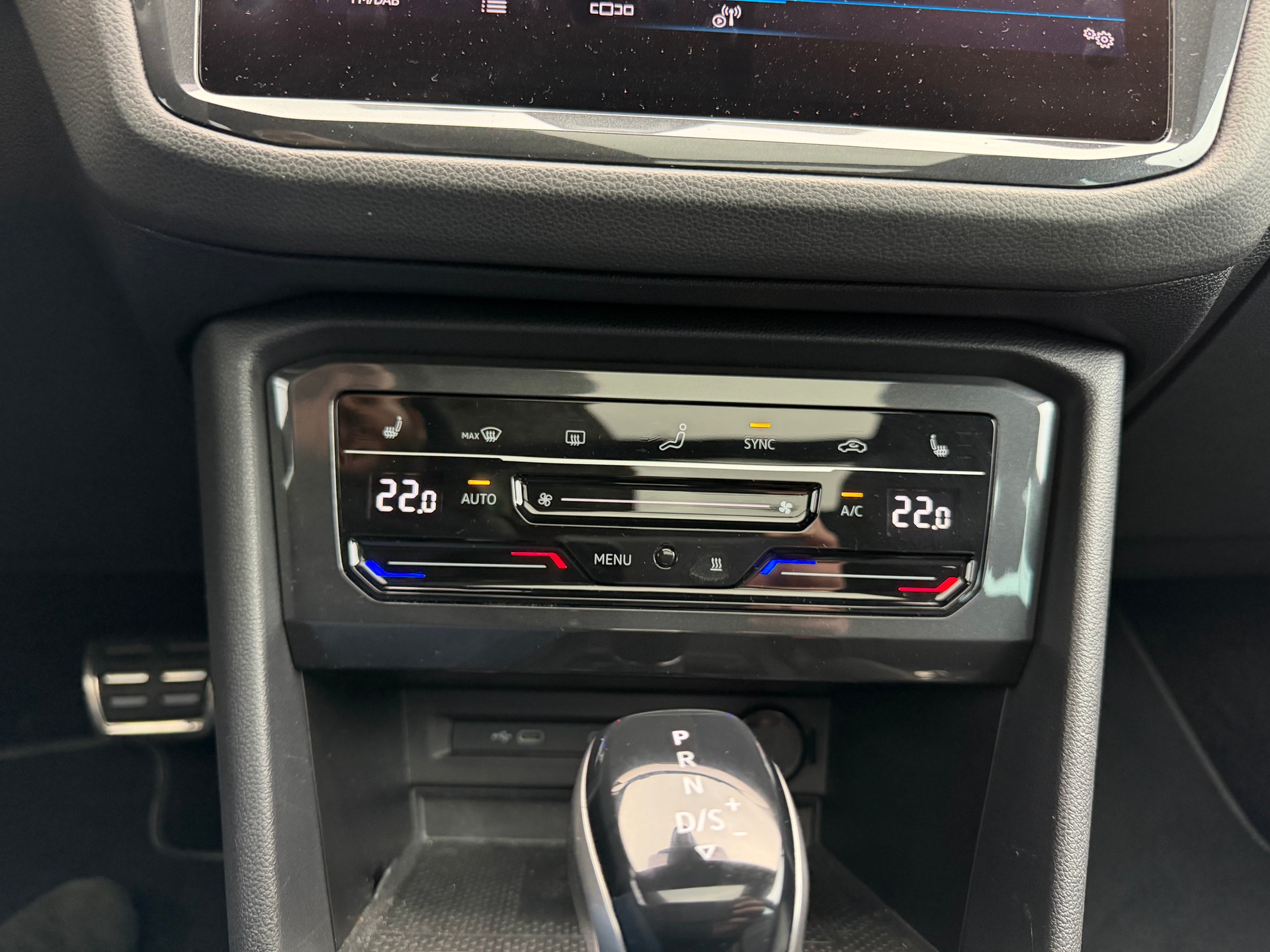 VW Tiguan 2.0 TDI SCR R-Line 4Motion DSG-image-20