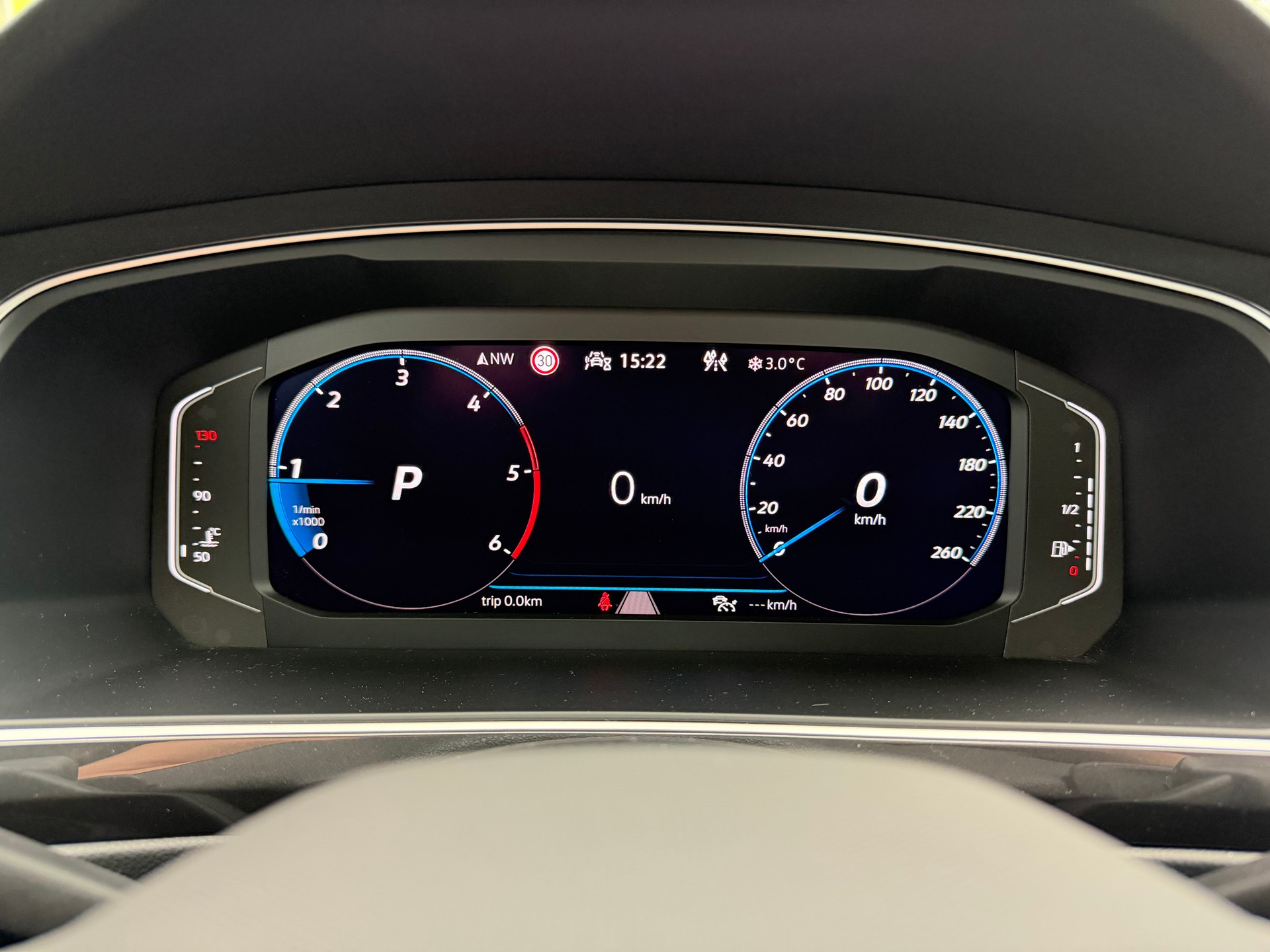 VW Tiguan 2.0 TDI SCR R-Line 4Motion DSG-image-17