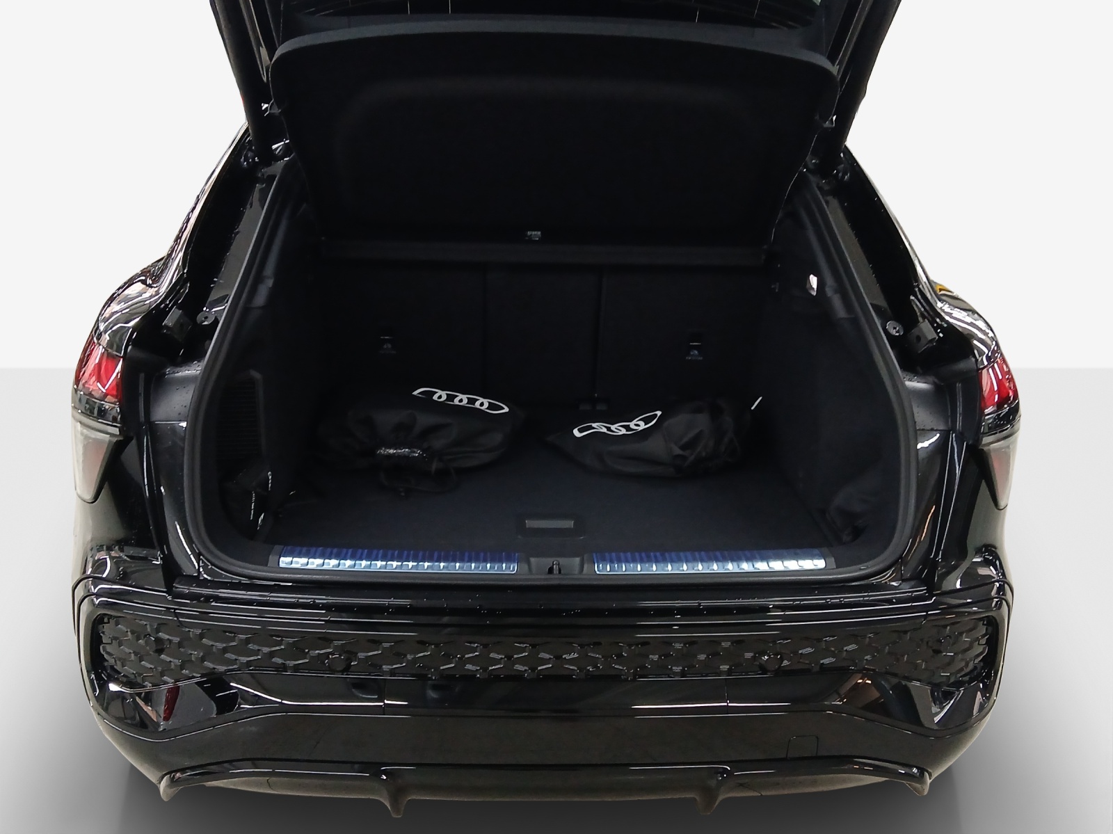 AUDI Q3 Sportback e-hybrid 200 kW S tronig-image-12