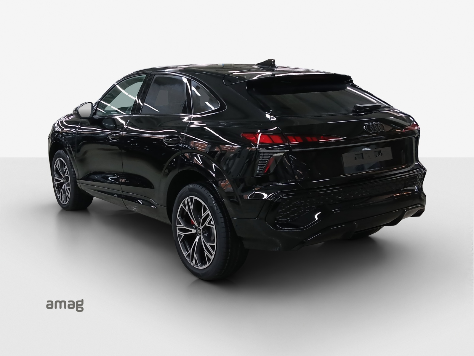 AUDI Q3 Sportback e-hybrid 200 kW S tronig-image-2