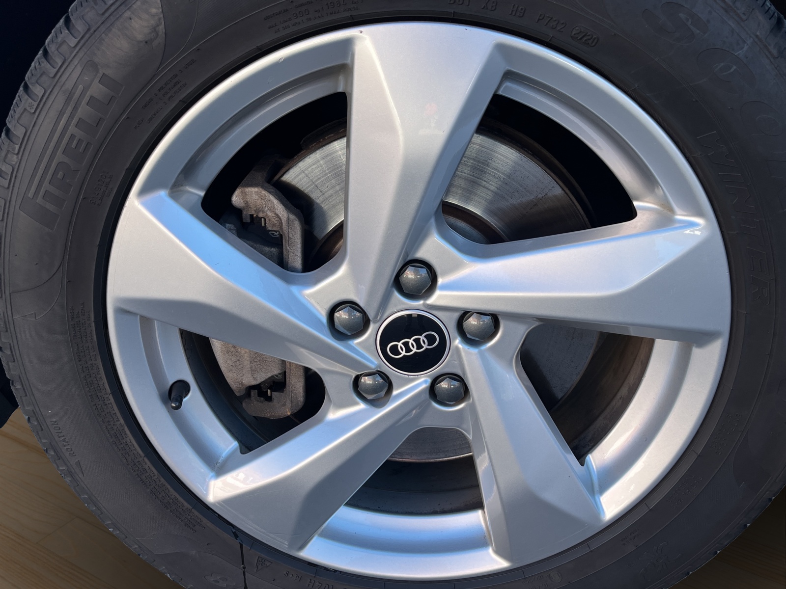 AUDI Q3 2.0 40 TFSI Advanced quattro S-Tronic-image-17