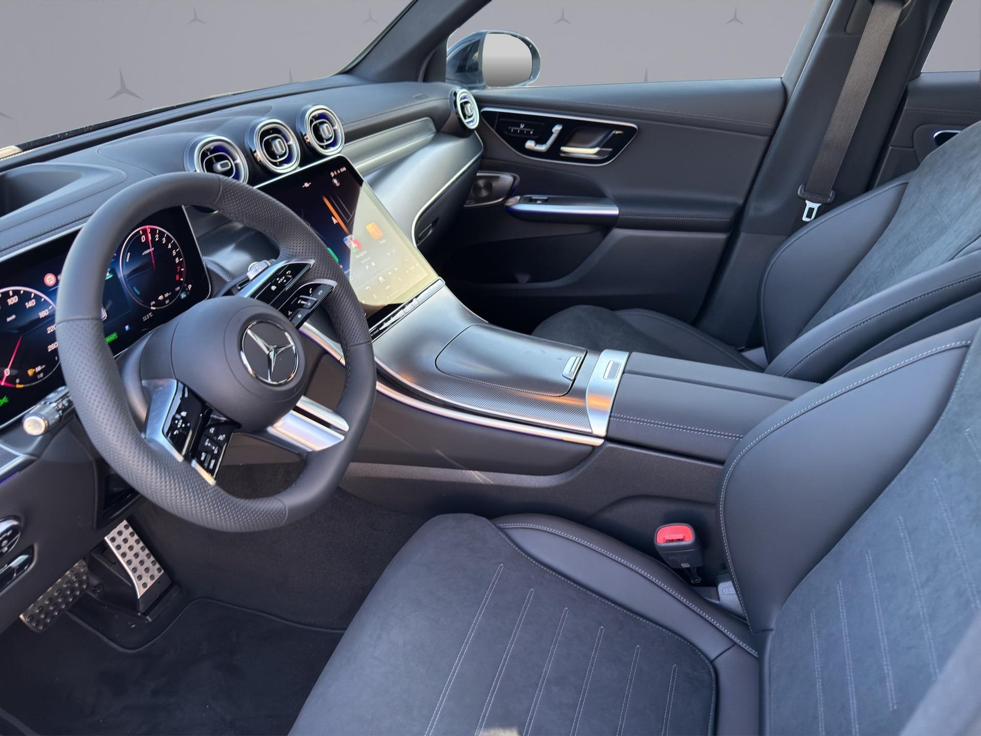 MERCEDES-BENZ GLC 400 e AMG Line 4matic-image-8
