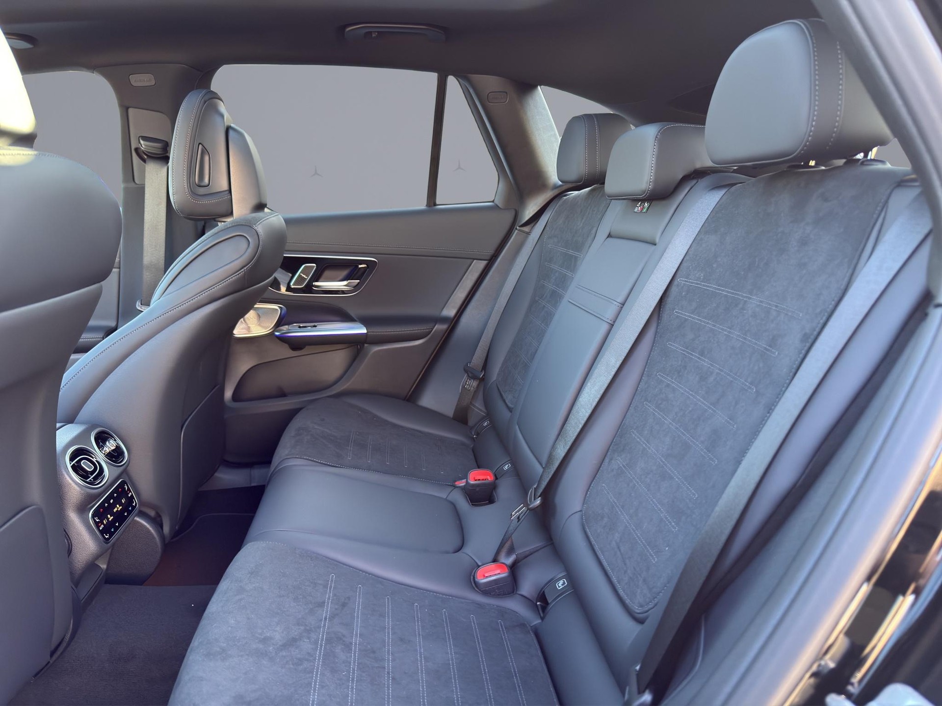 MERCEDES-BENZ GLC 400 e AMG Line 4matic-image-11