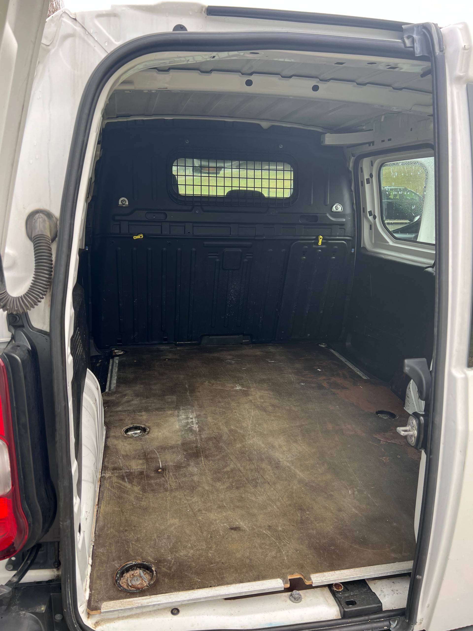 CITROEN Berlingo Van 1.2 Pure Tech 110 s/s Driver 650kg-image-8