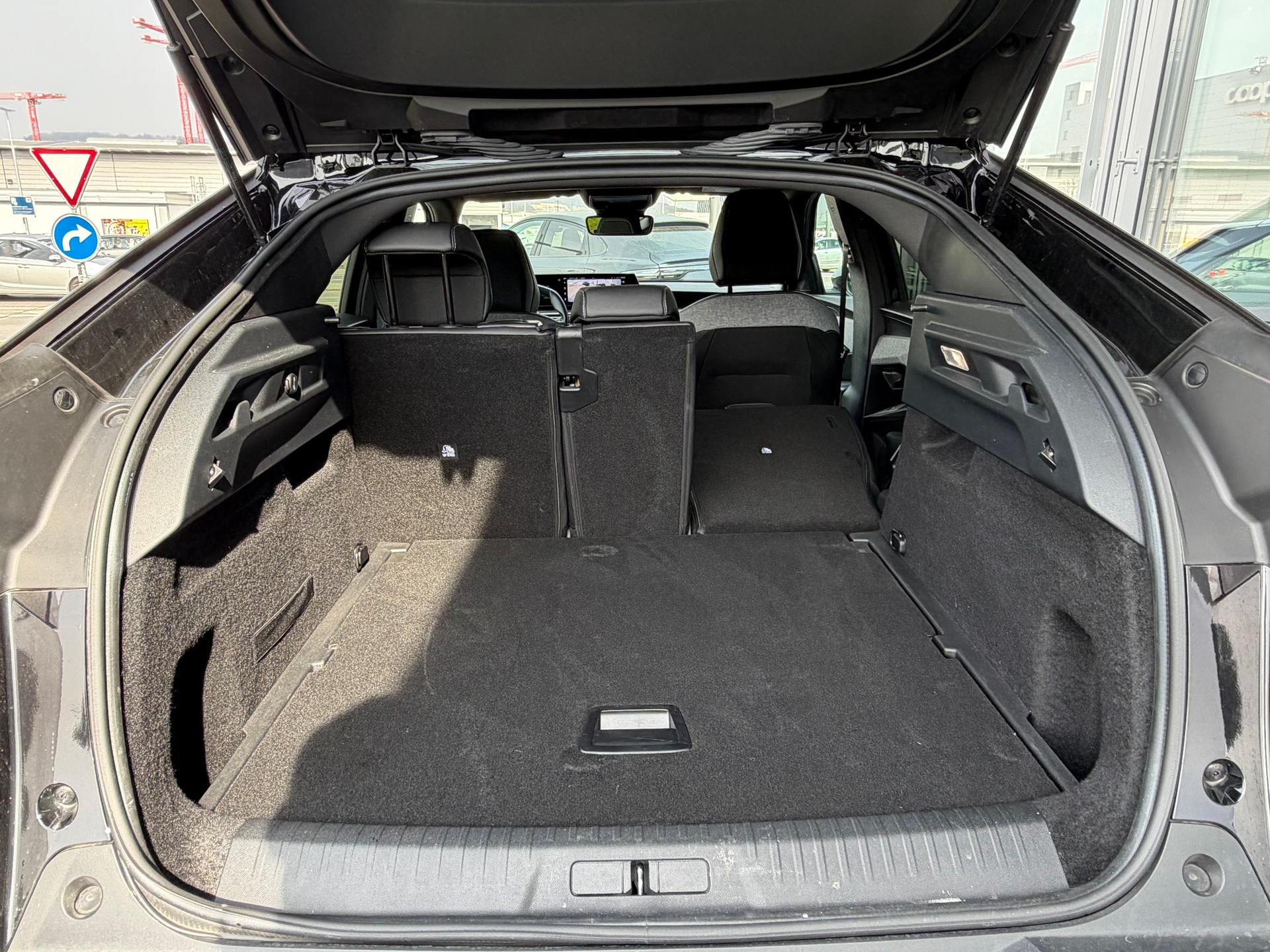 PEUGEOT 3008 73kWh GT-image-12