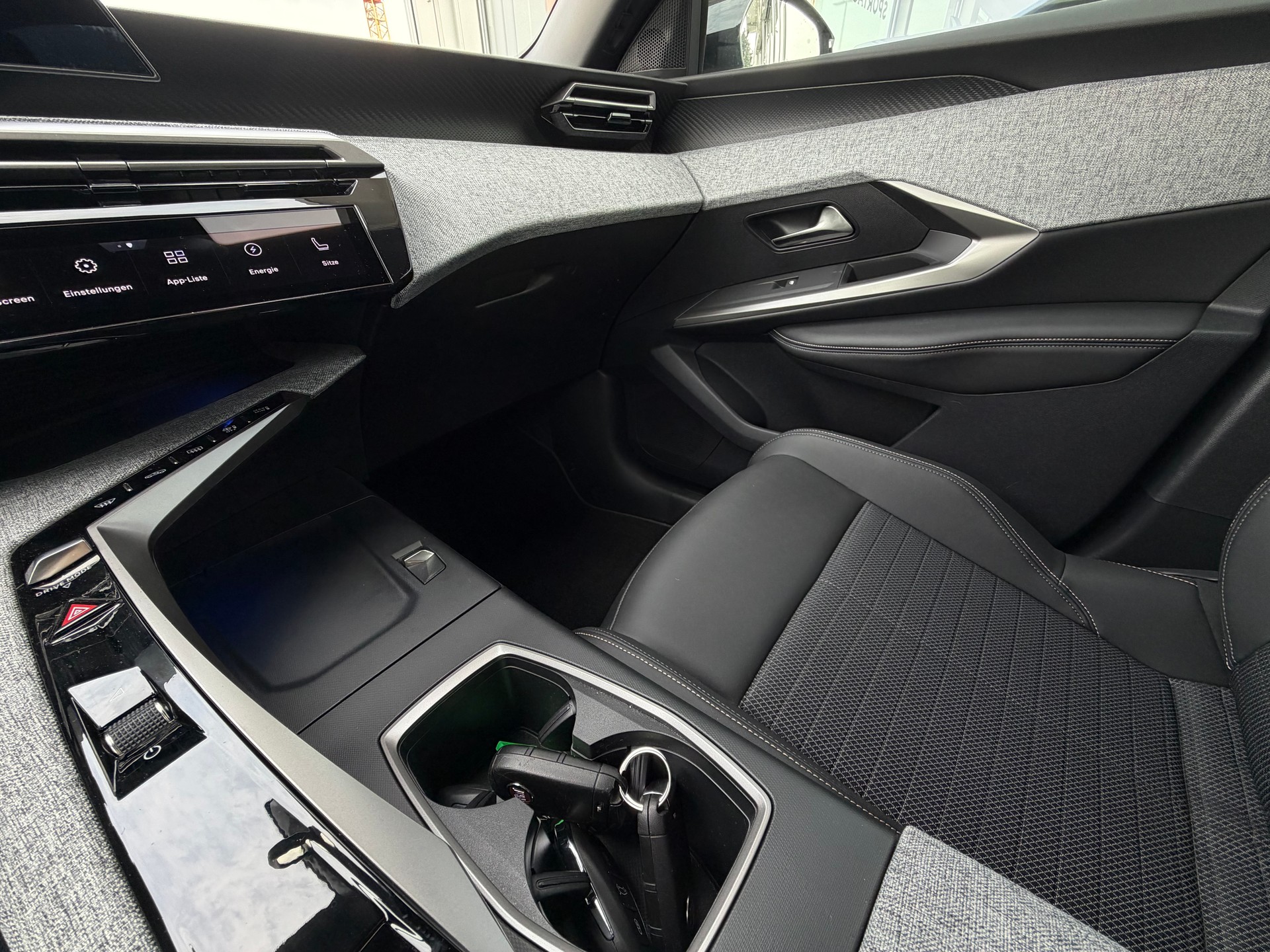 PEUGEOT 3008 73kWh GT-image-24