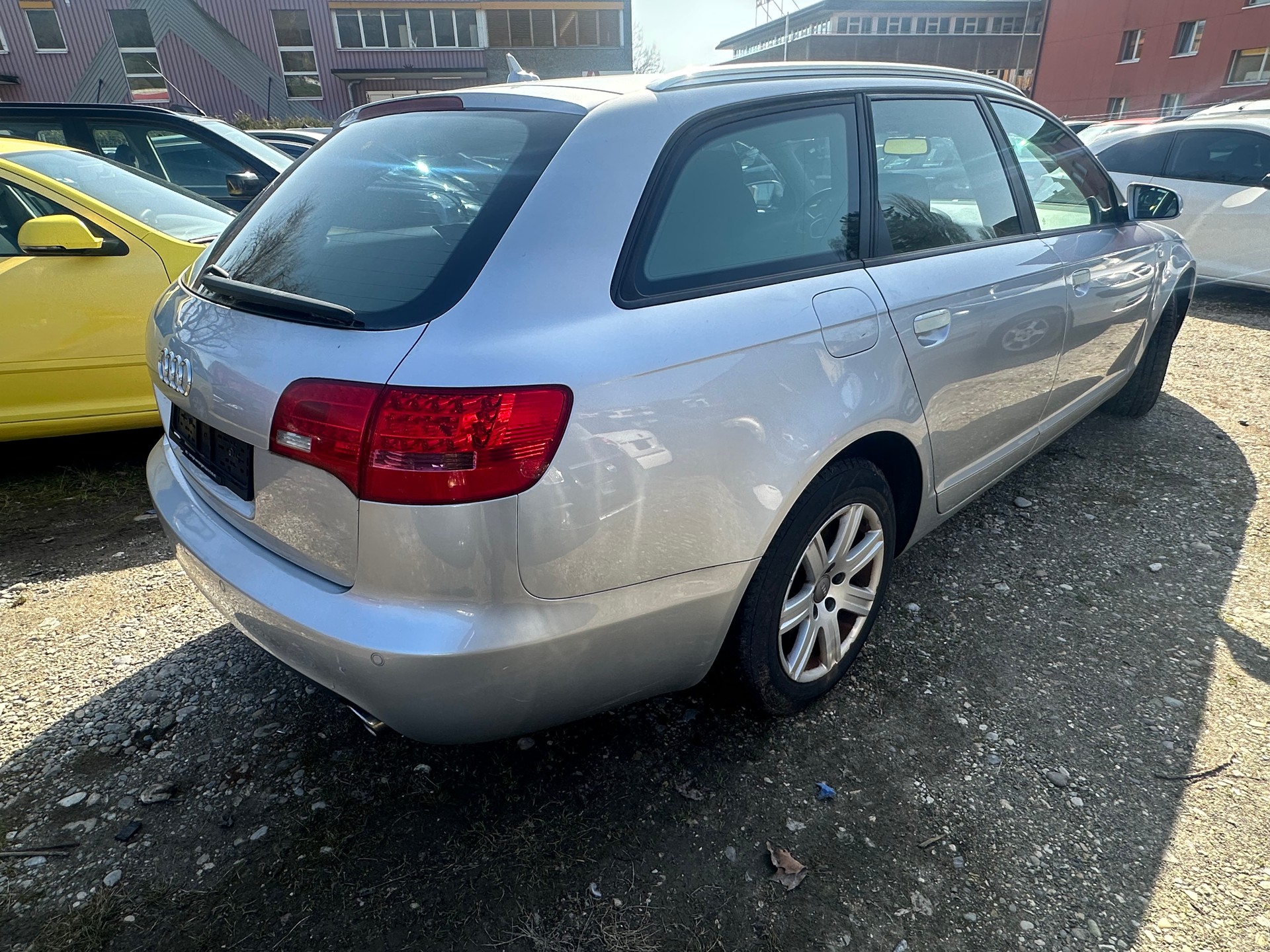 AUDI A6 Avant 2.0T FSI-image-3