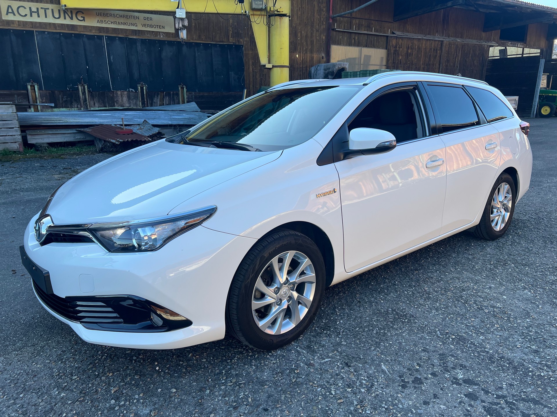 TOYOTA Auris Touring Sports 1.8 HSD Trend e-CVT
