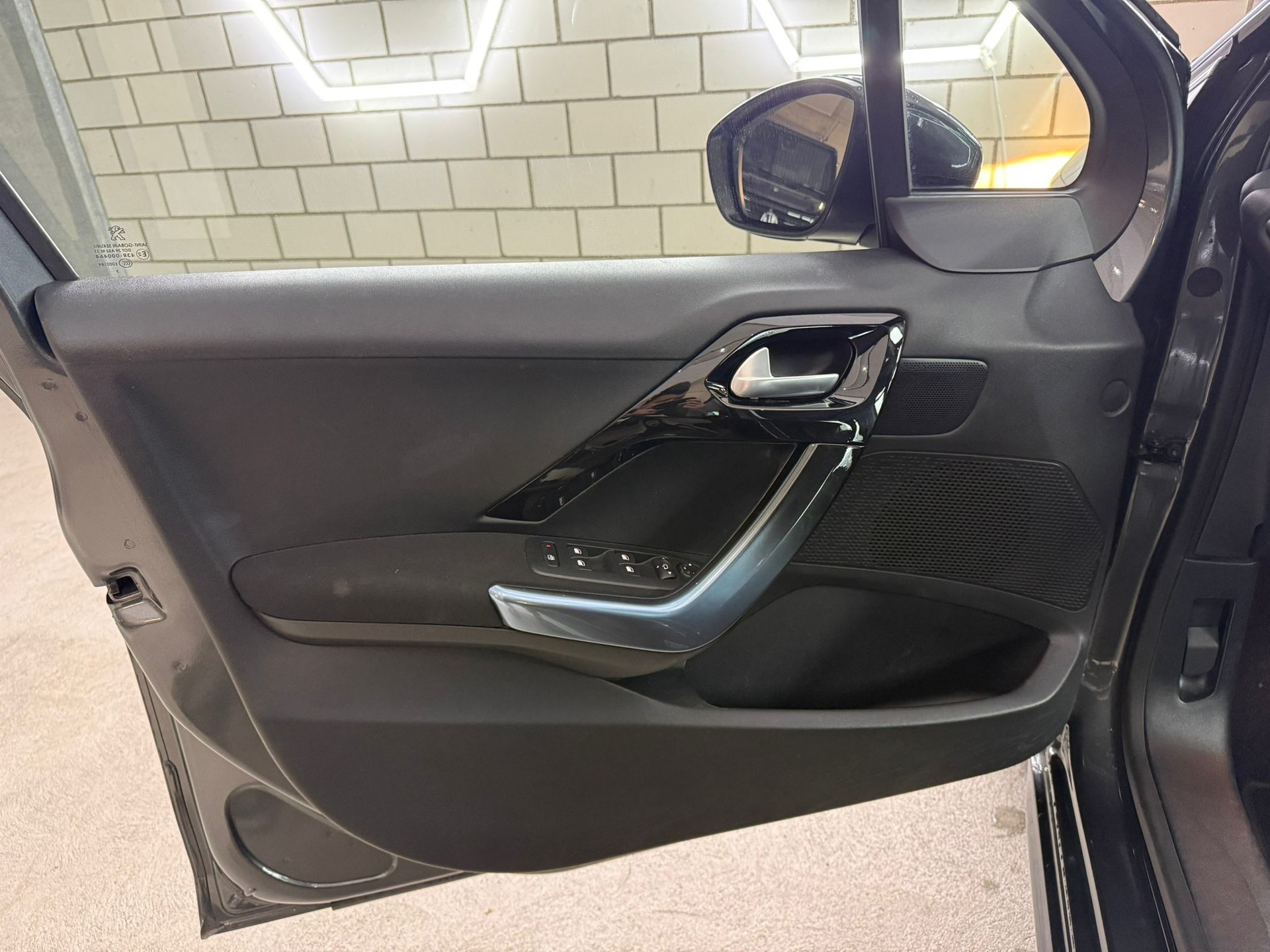 PEUGEOT 208 1.6 VTI Allure Automatik-image-5