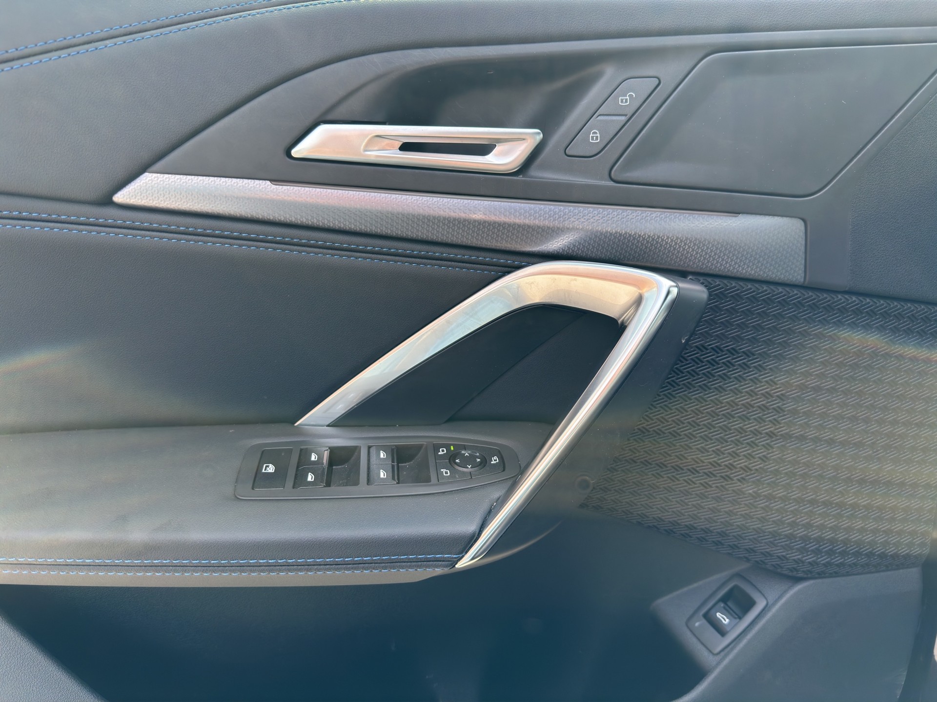BMW X1 sDrive 18i M Sport-image-8