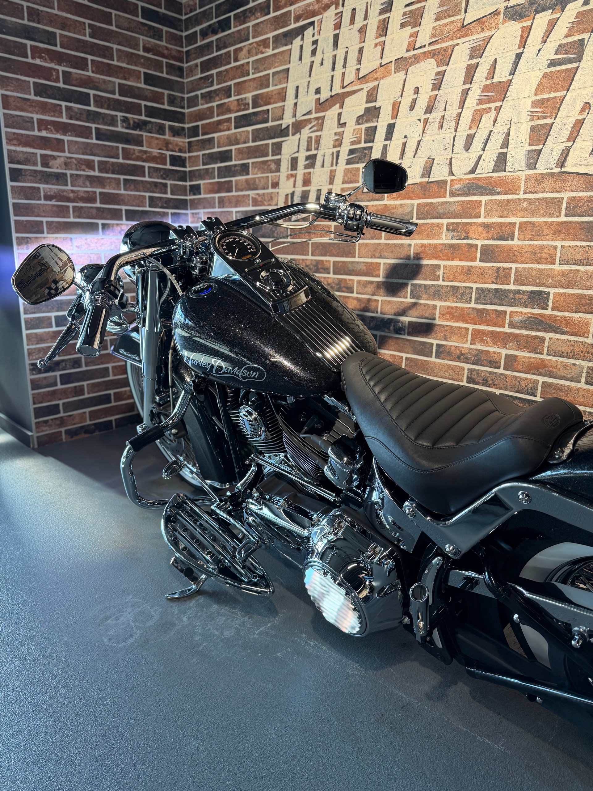HARLEY-DAVIDSON FLSTN Softail Deluxe ABS-image-5