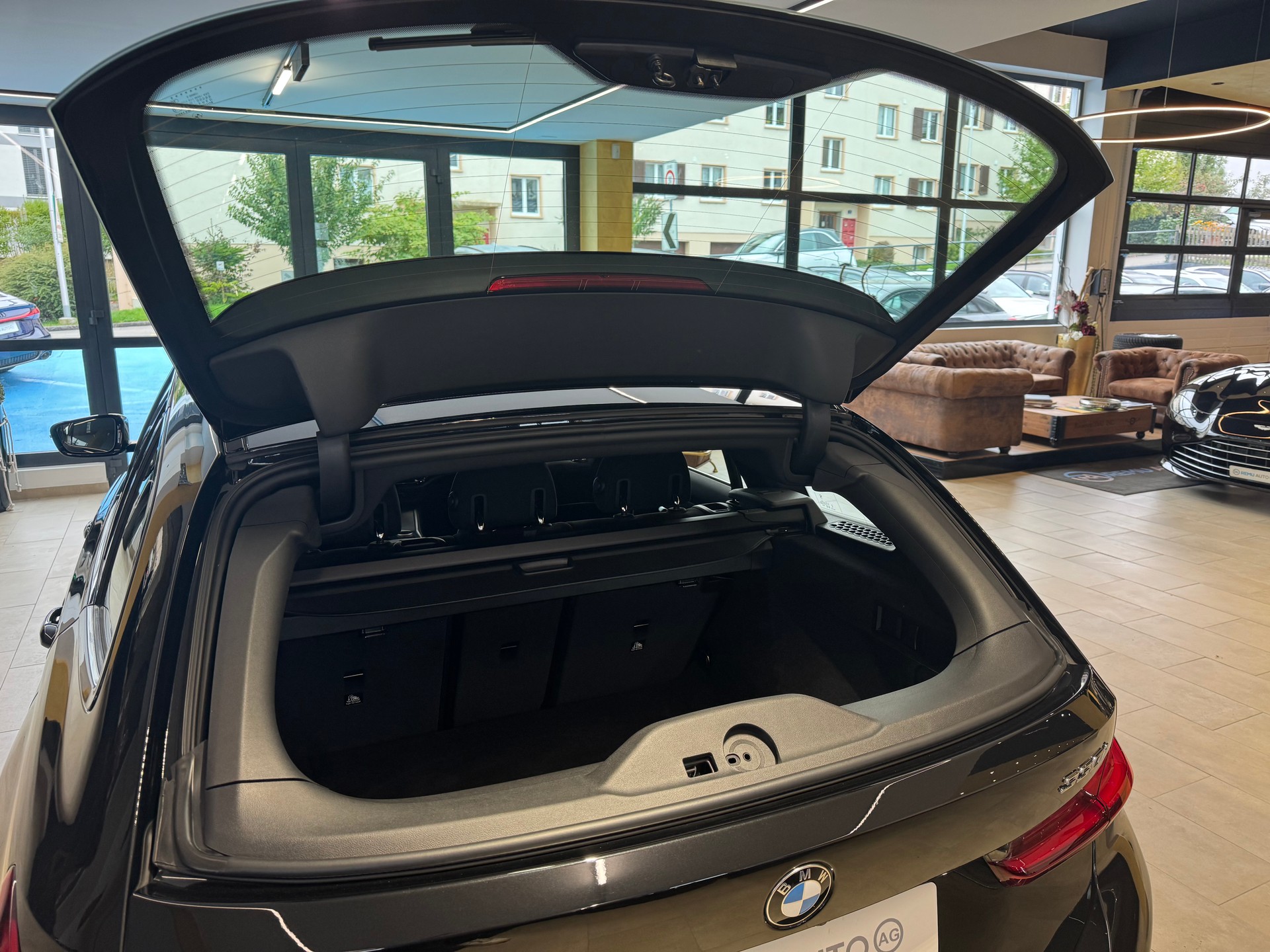 BMW 330i Touring xDrive Steptronic M Sport-image-22