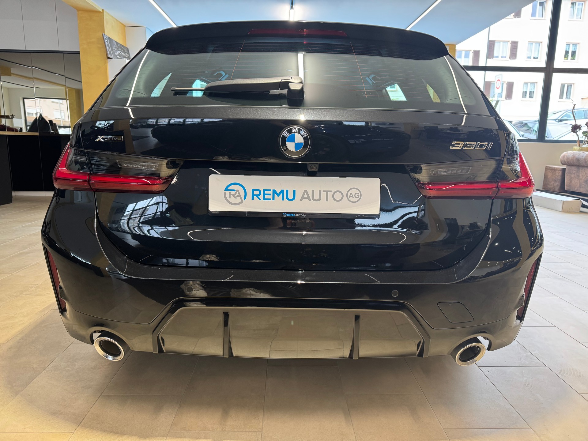 BMW 330i Touring xDrive Steptronic M Sport-showroom-element-3