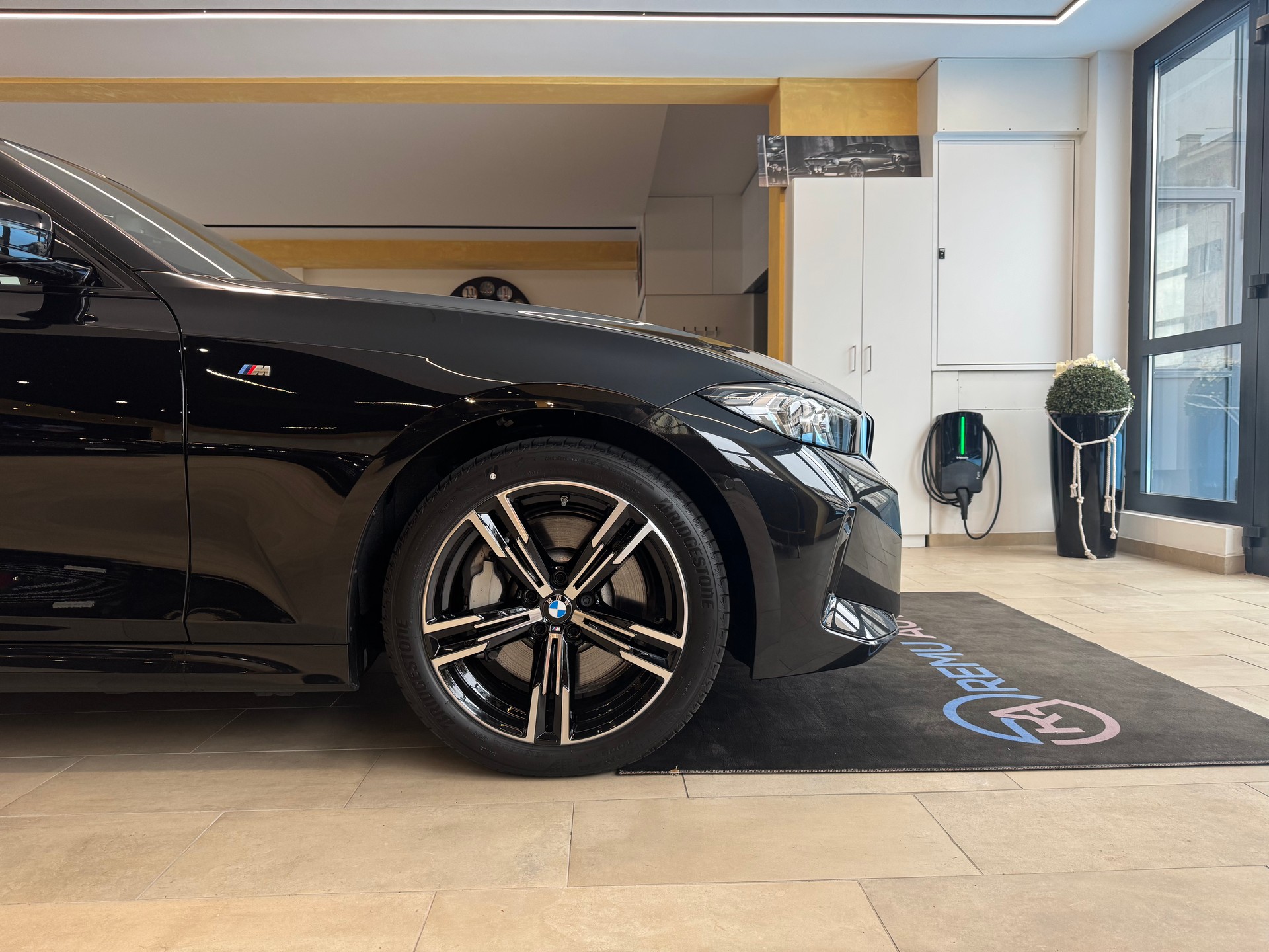 BMW 330i Touring xDrive Steptronic M Sport-image-9