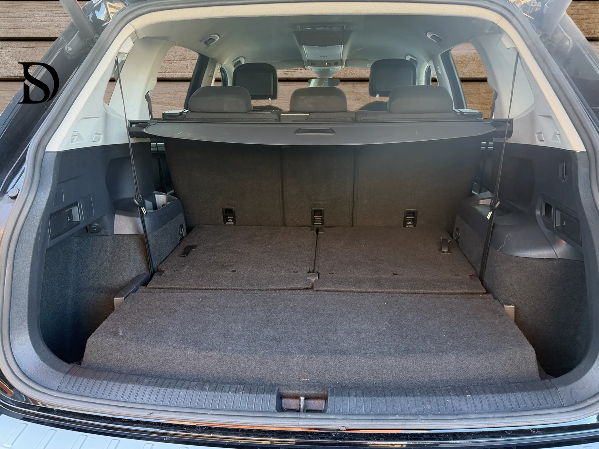 VW Tiguan Allspace 7 PLACES 2.0TSI Highline 4Motion DSG-image-12