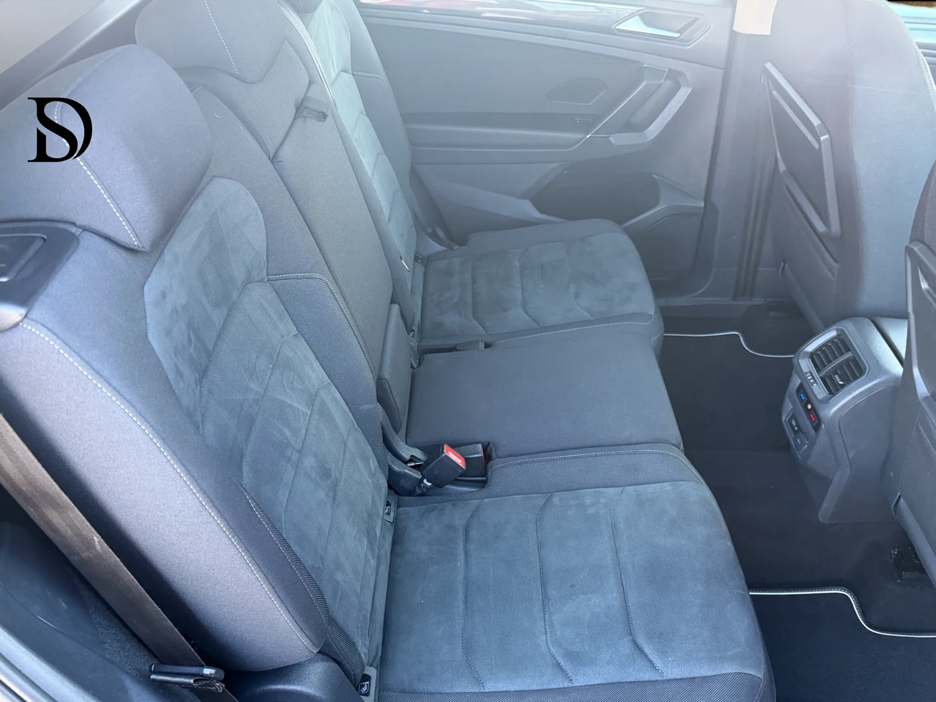 VW Tiguan Allspace 7 PLACES 2.0TSI Highline 4Motion DSG-image-10