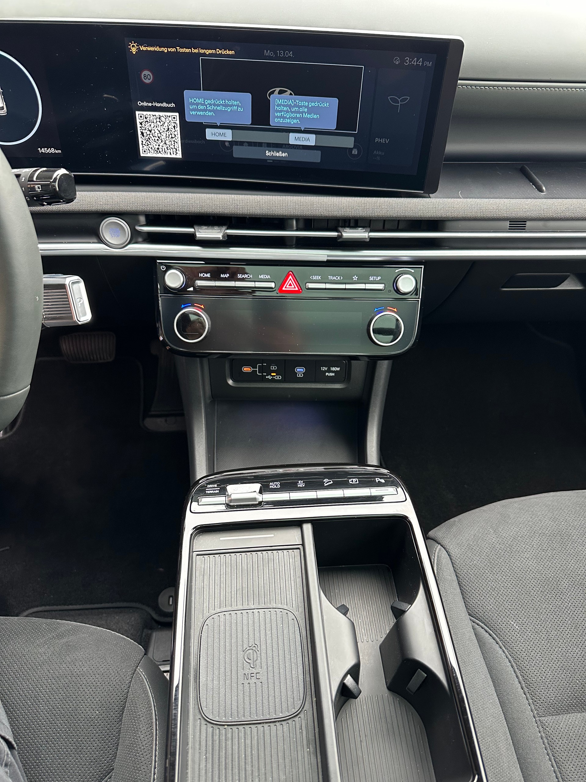 HYUNDAI Tucson 1.6 TGDI PHEV 20th Anniversary 4WD-image-6