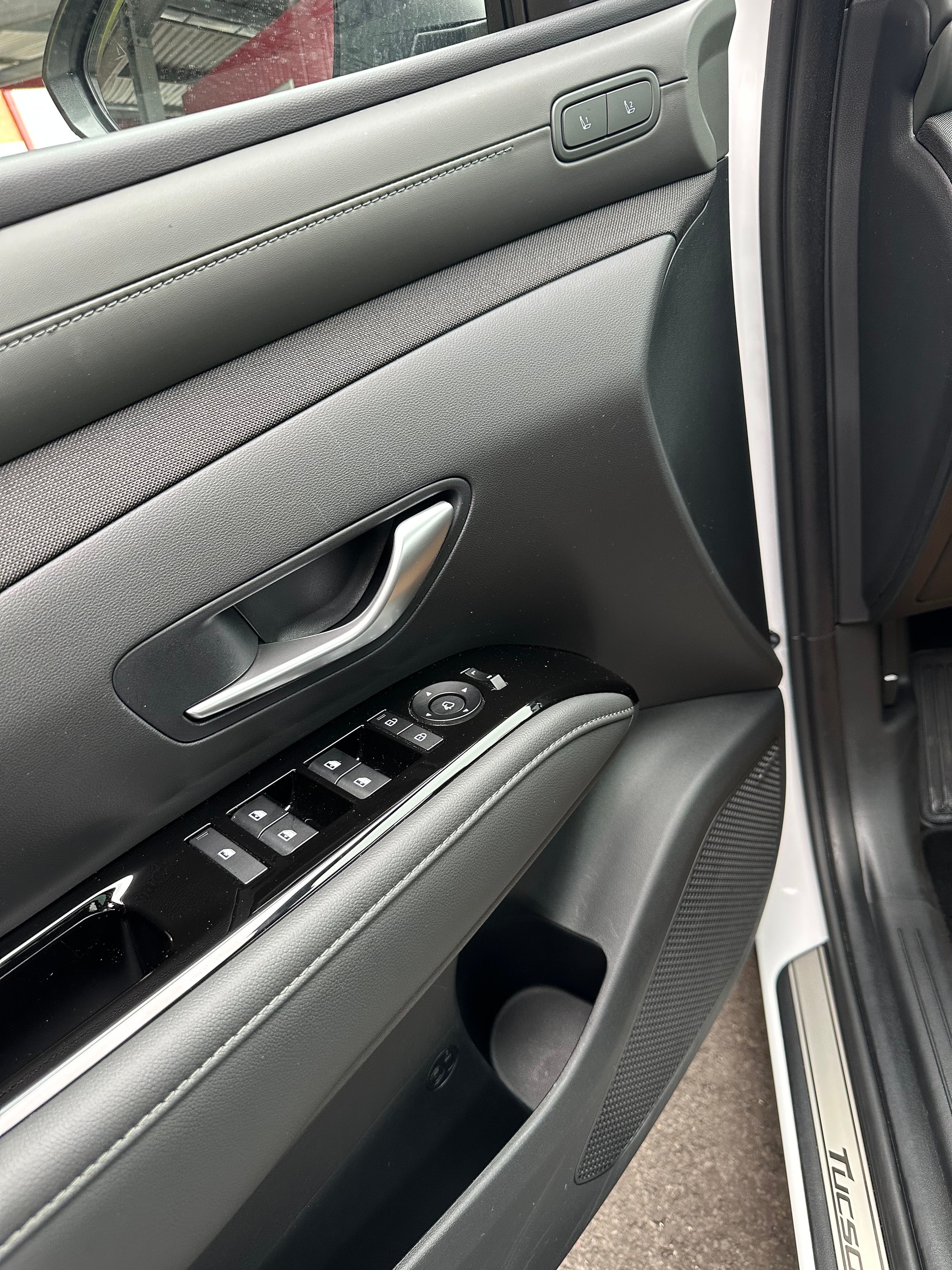 HYUNDAI Tucson 1.6 TGDI PHEV 20th Anniversary 4WD-image-9