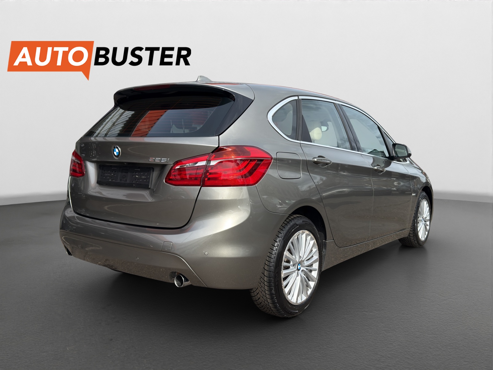 BMW 225i Active Tourer Steptronic-image-5