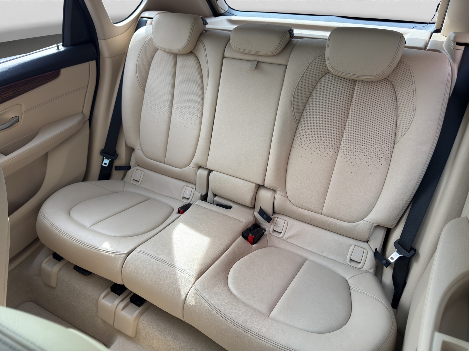 BMW 225i Active Tourer Steptronic-image-10