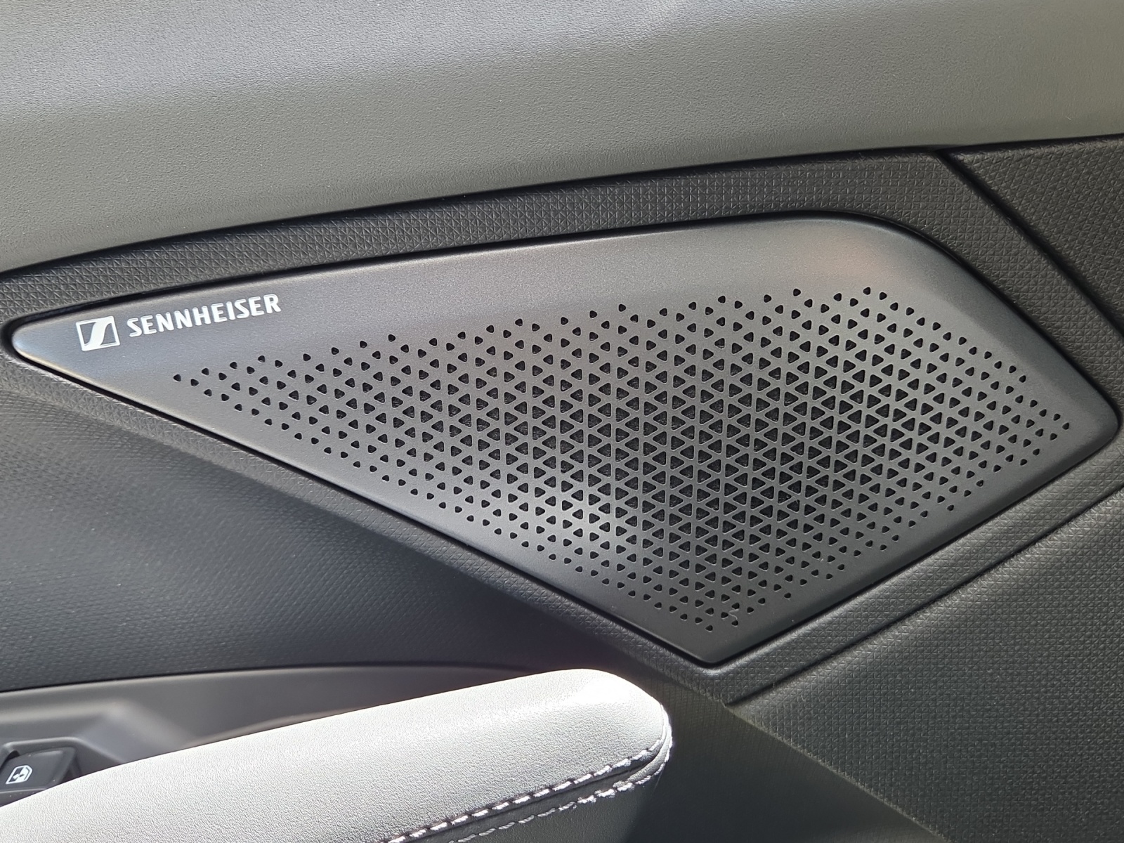 CUPRA Terramar 1.5 eHybrid Prime Edition DSG-image-12